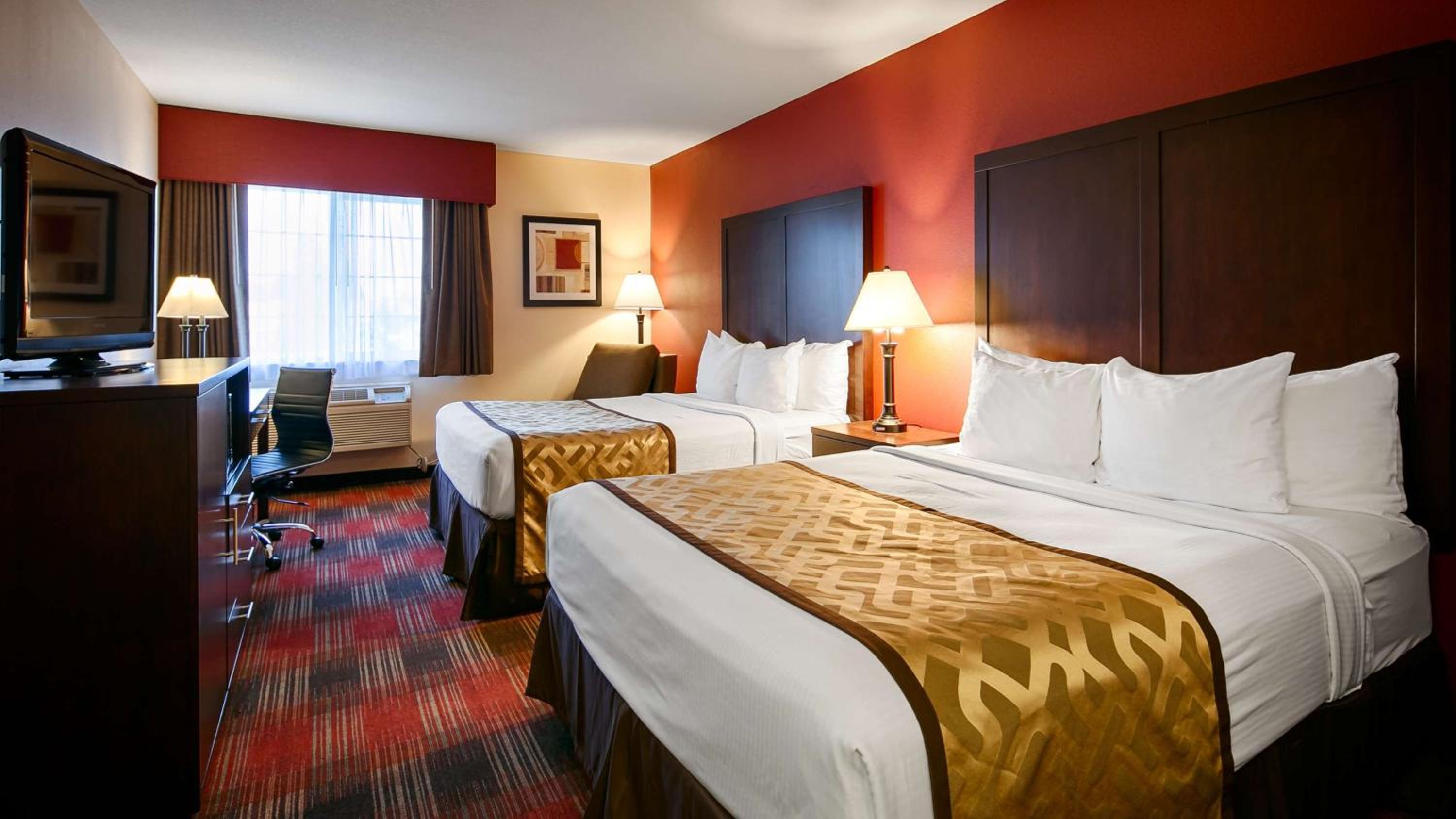 Queen Room with Two Queen Beds - Non-Smoking photo 1