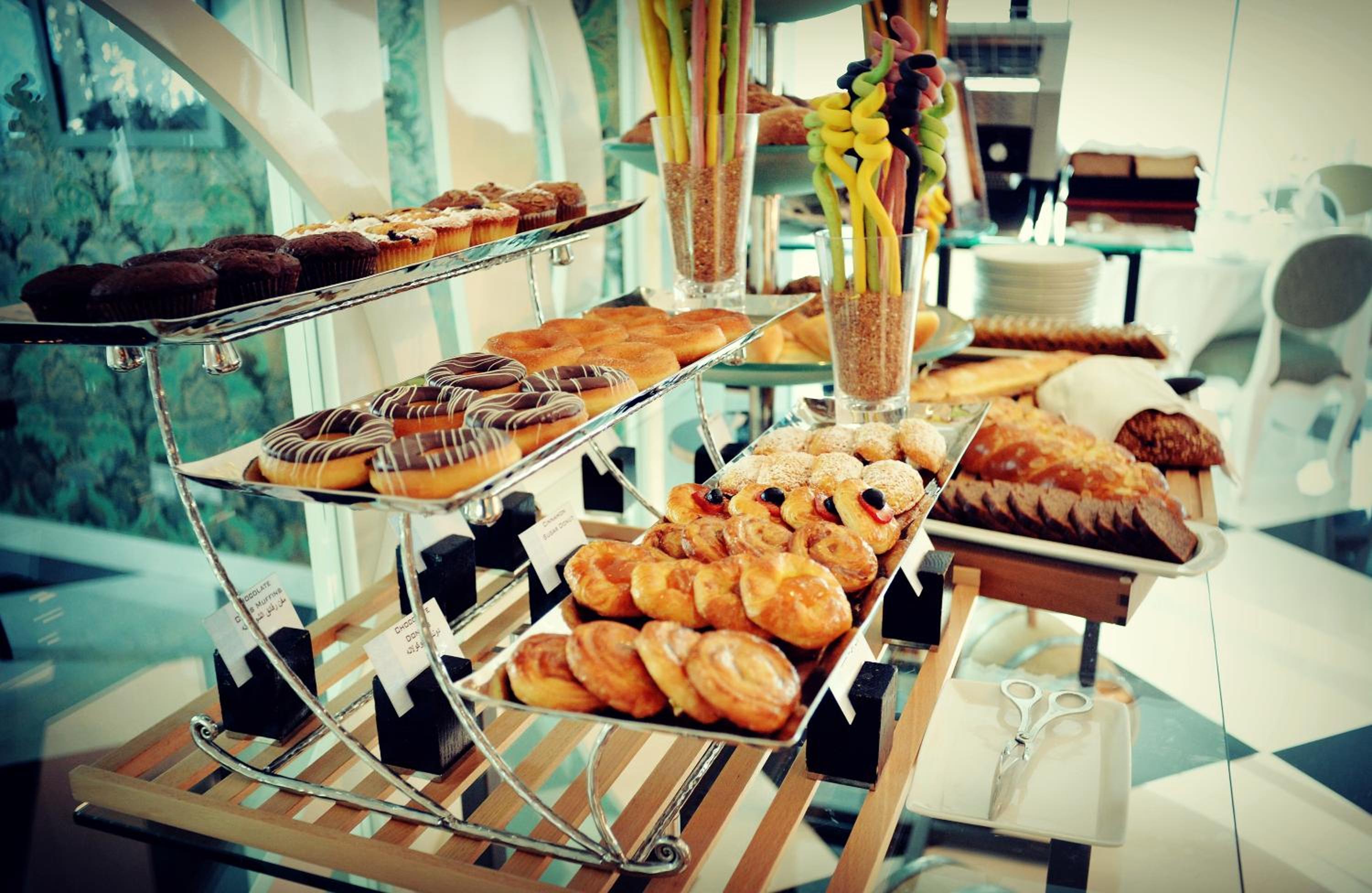 Deluxe Room With Late Buffet Breakfast Until 12 noon photo 3
