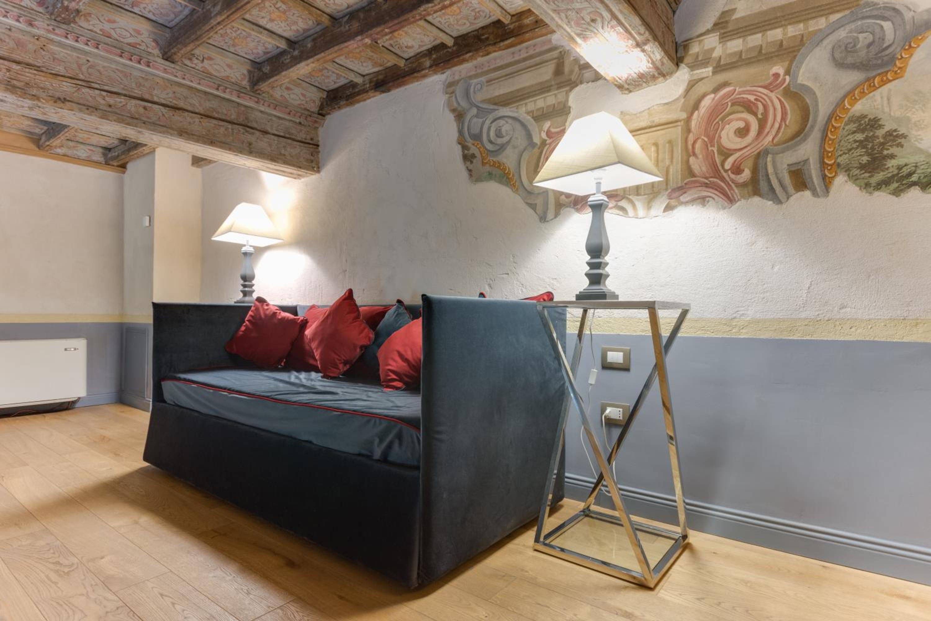 Deluxe Suite - Photo 1