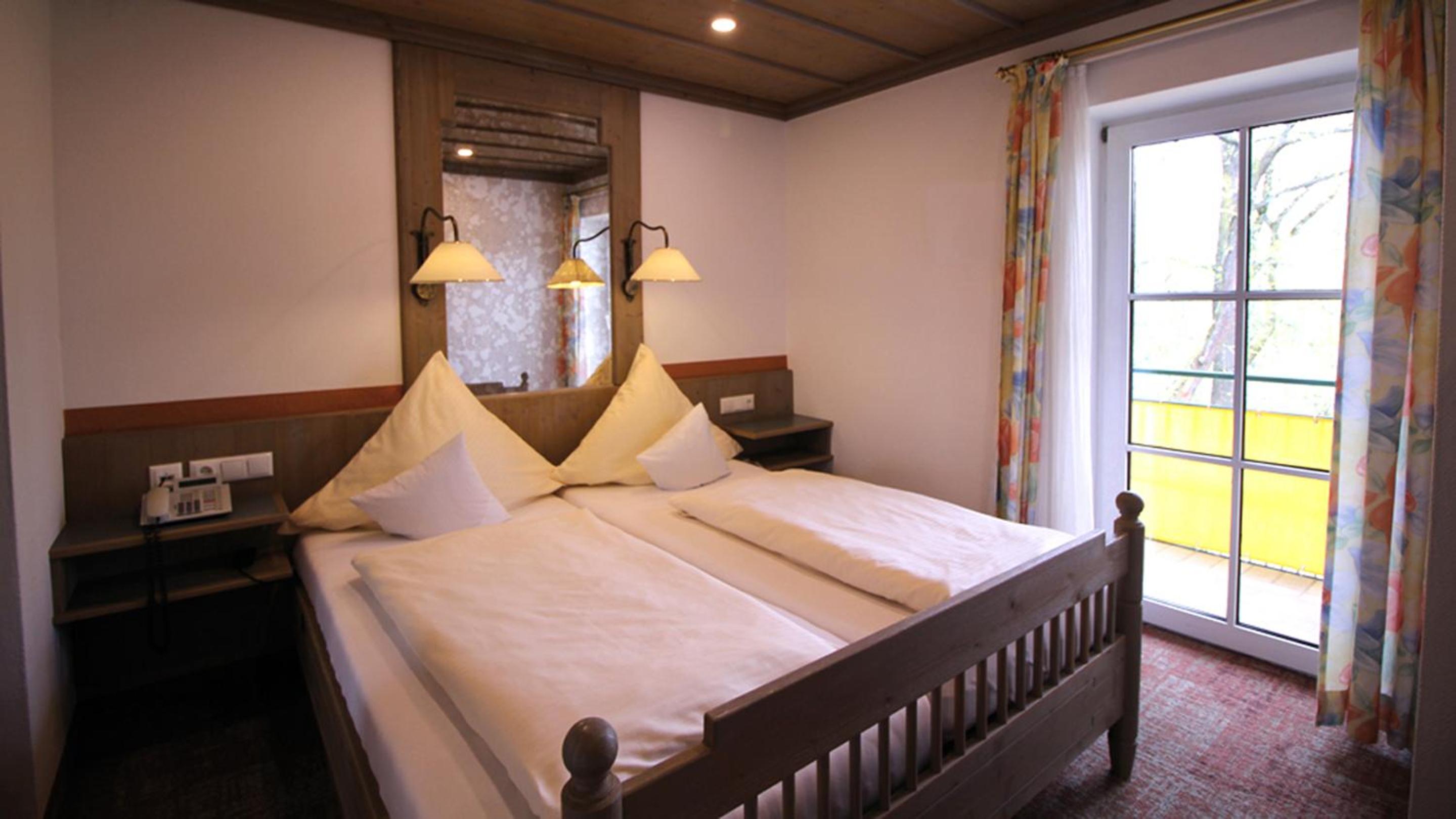 Deluxe Double Room with Balcony photo 2