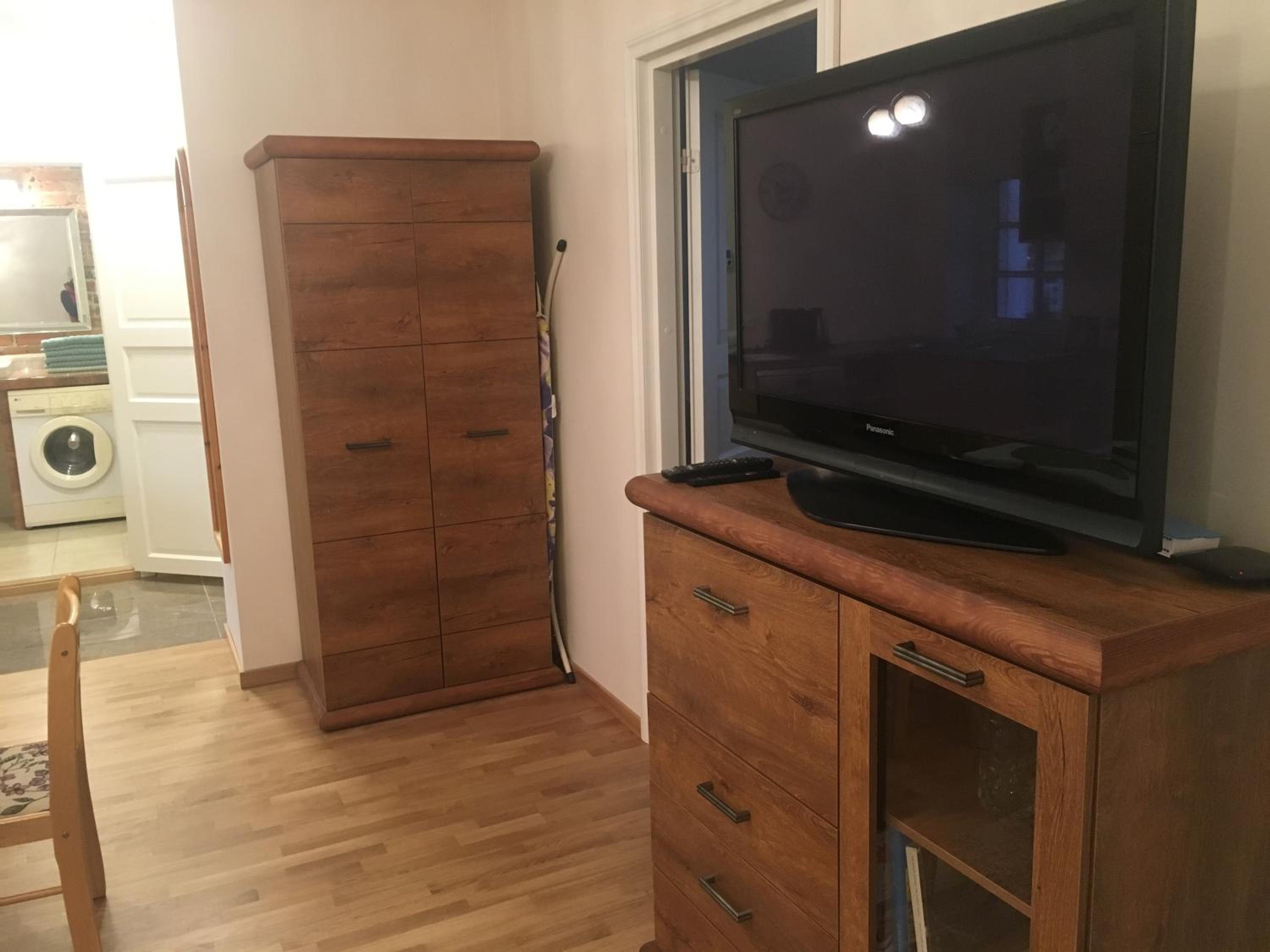 One-Bedroom Apartment - Photo 11