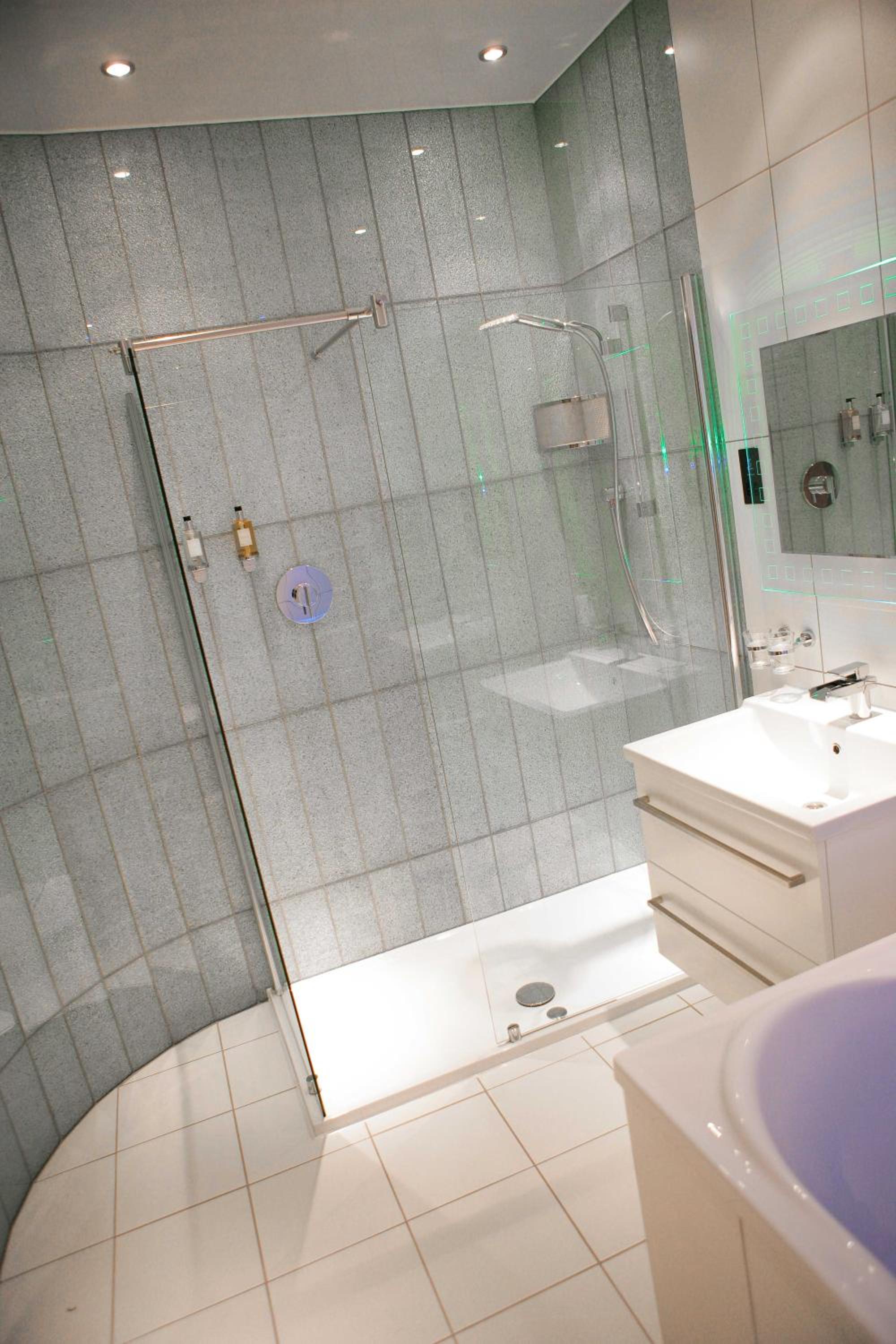 Hawkshead King Suite with Spa Bath - Photo 3
