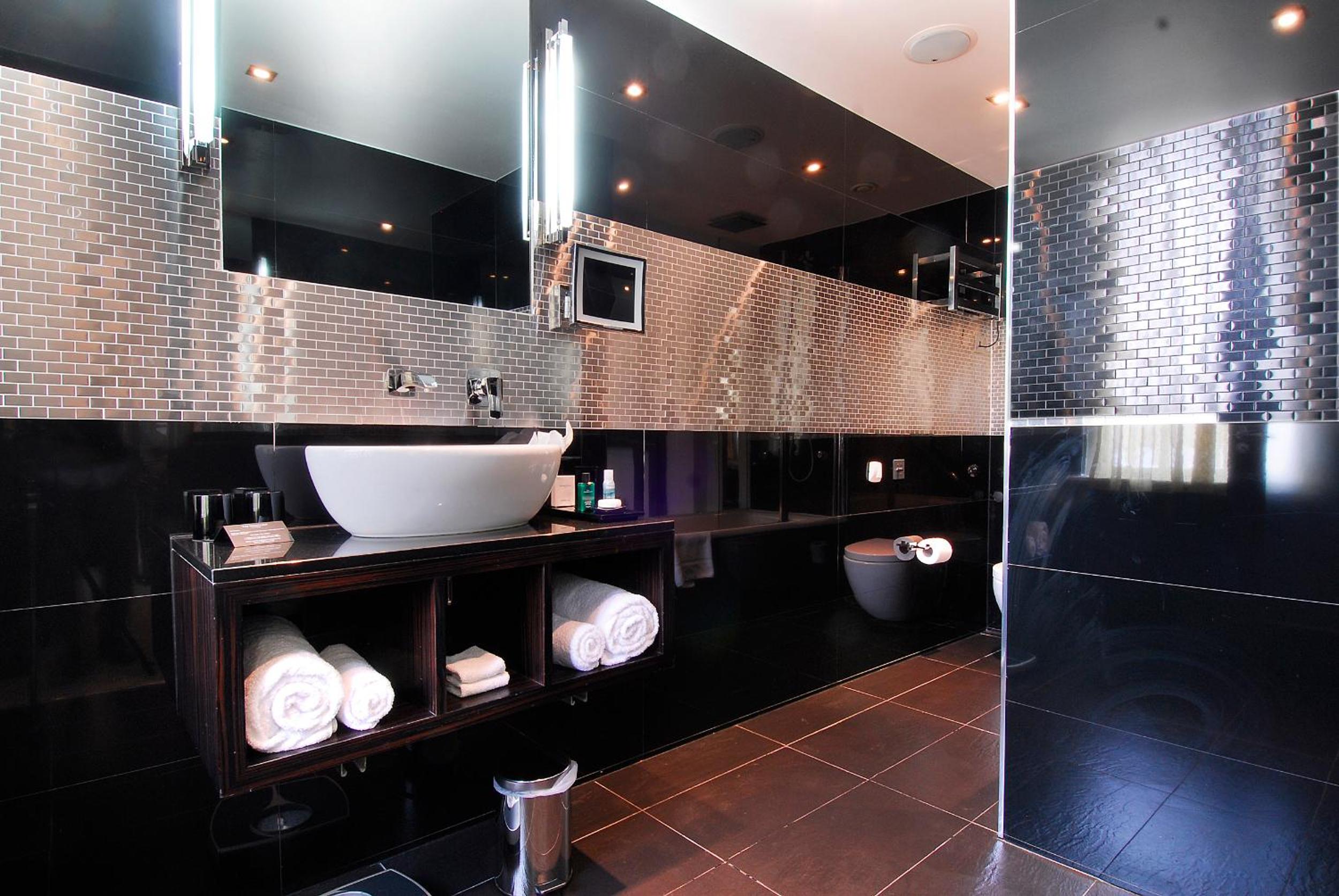 Deluxe Suite photo 3