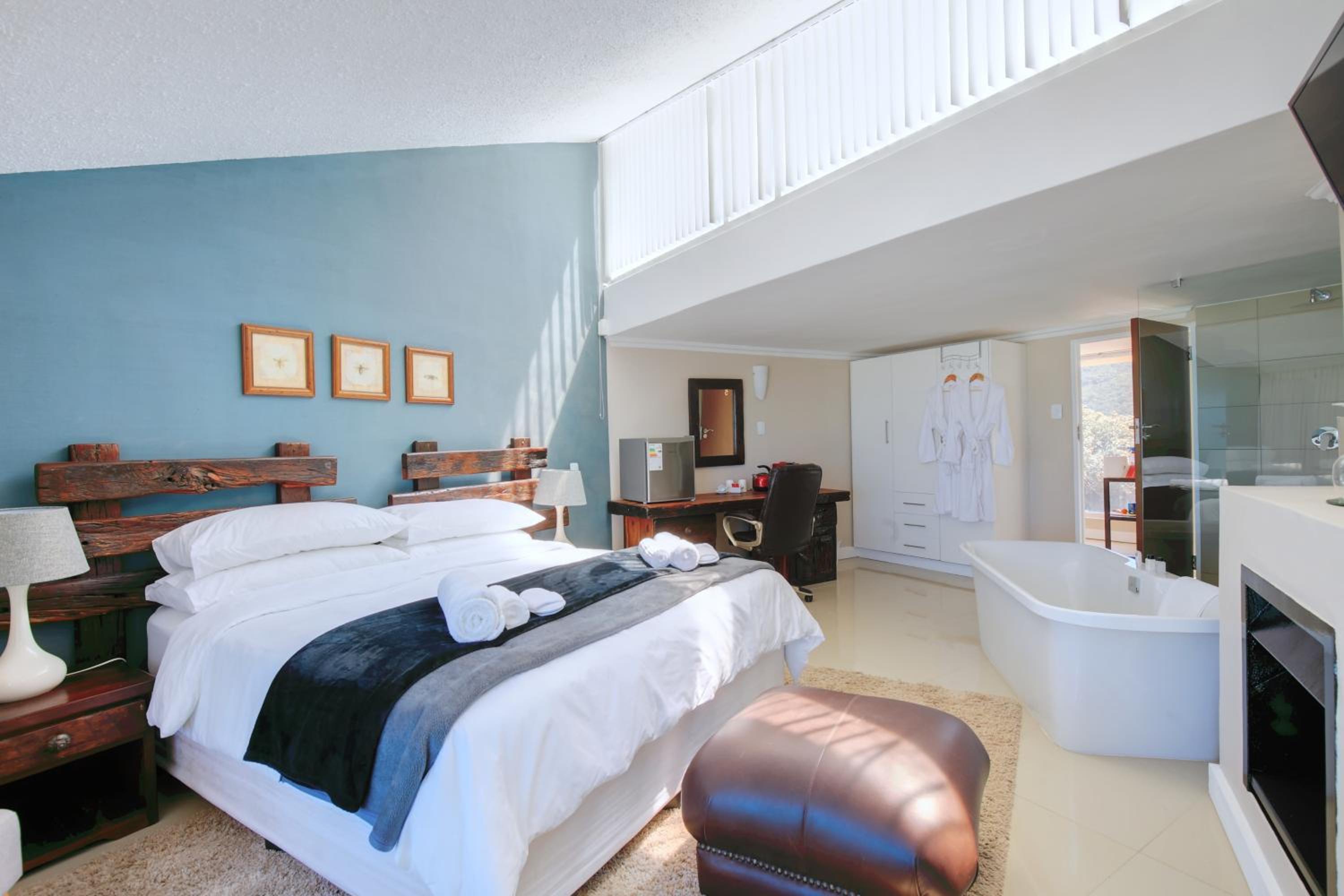 Superior King Room photo 3