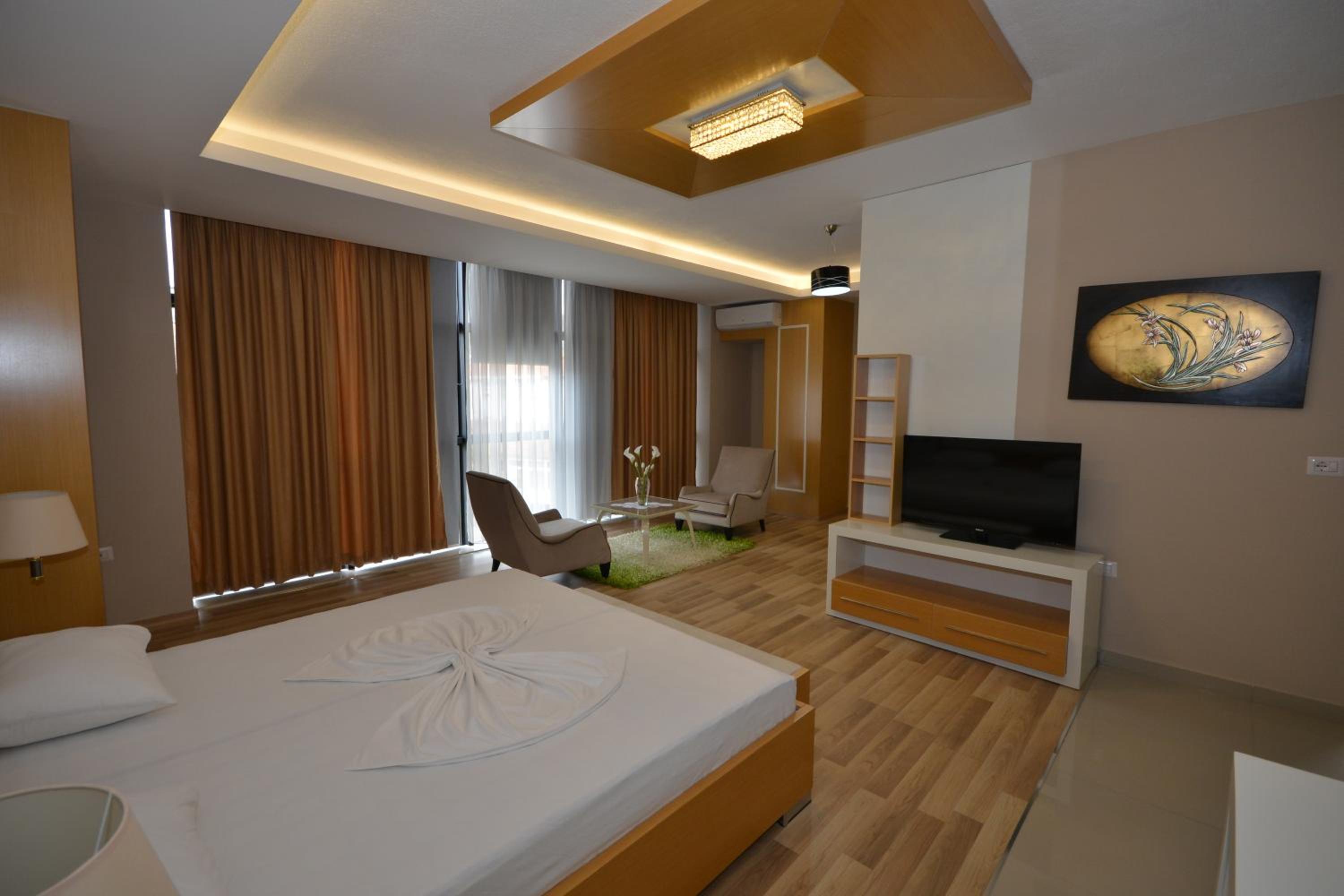 Deluxe Family Room