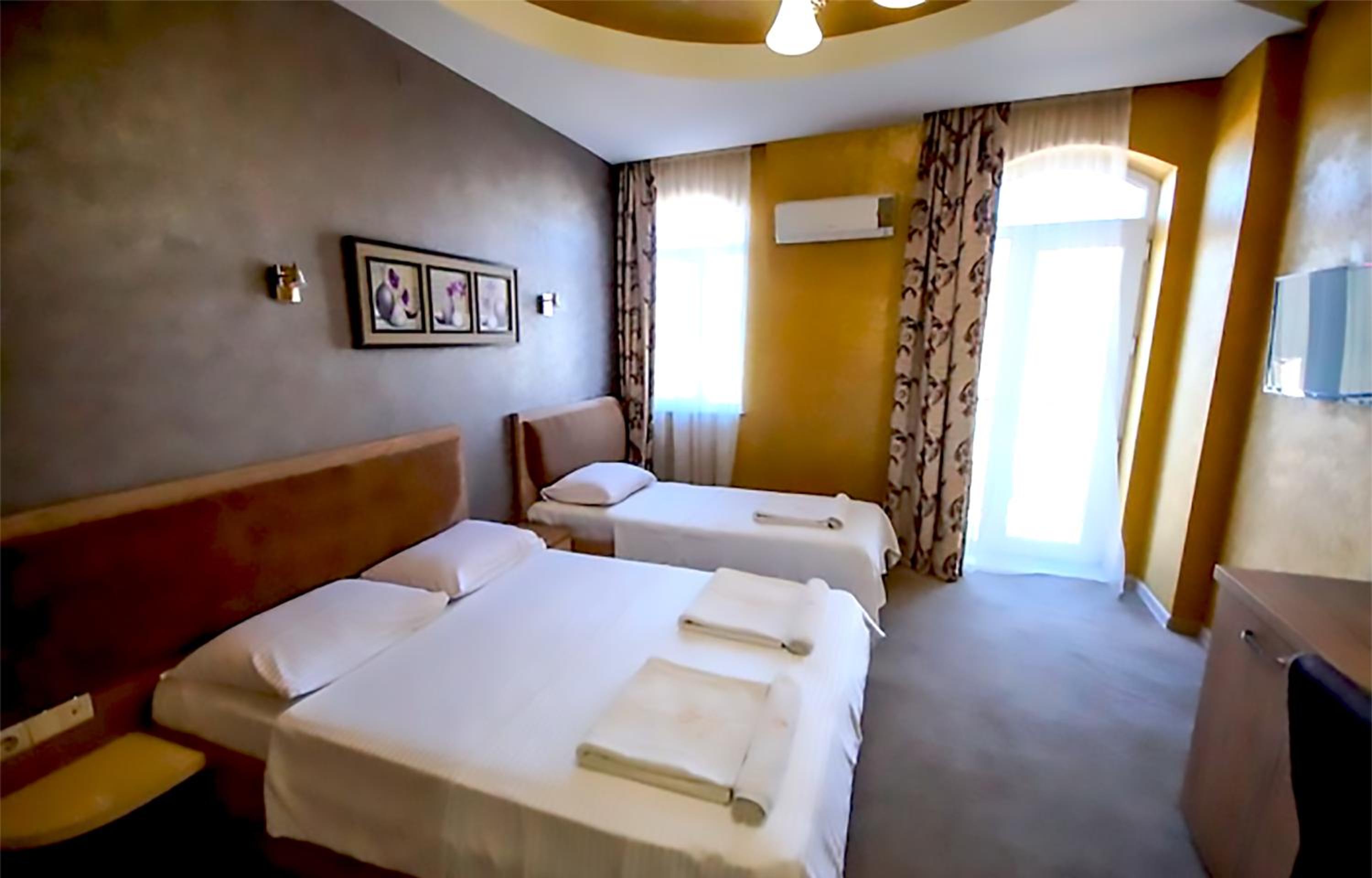 Standard Triple Room photo 3