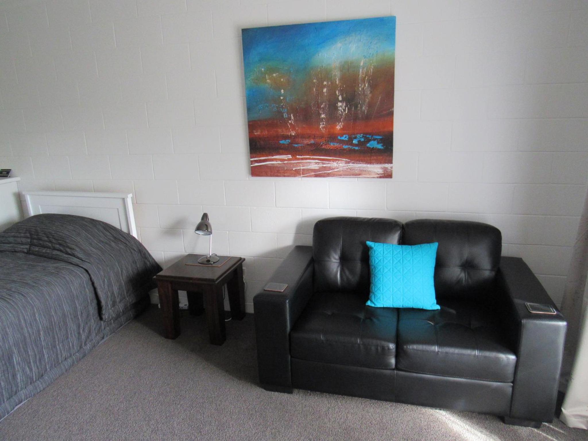 Family Room - Photo 2