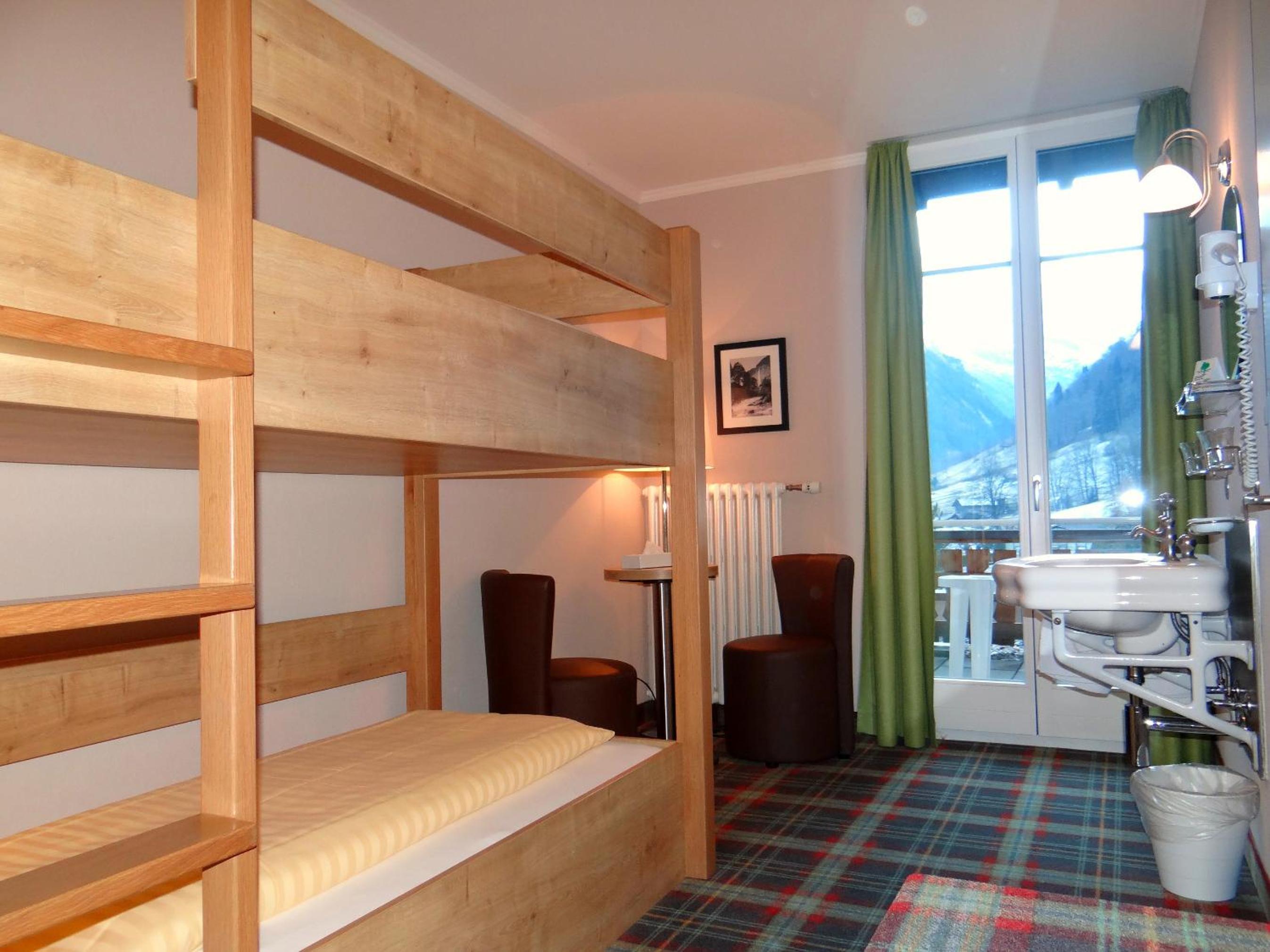 Bunk Bed Room with Shared Bathroom photo 2