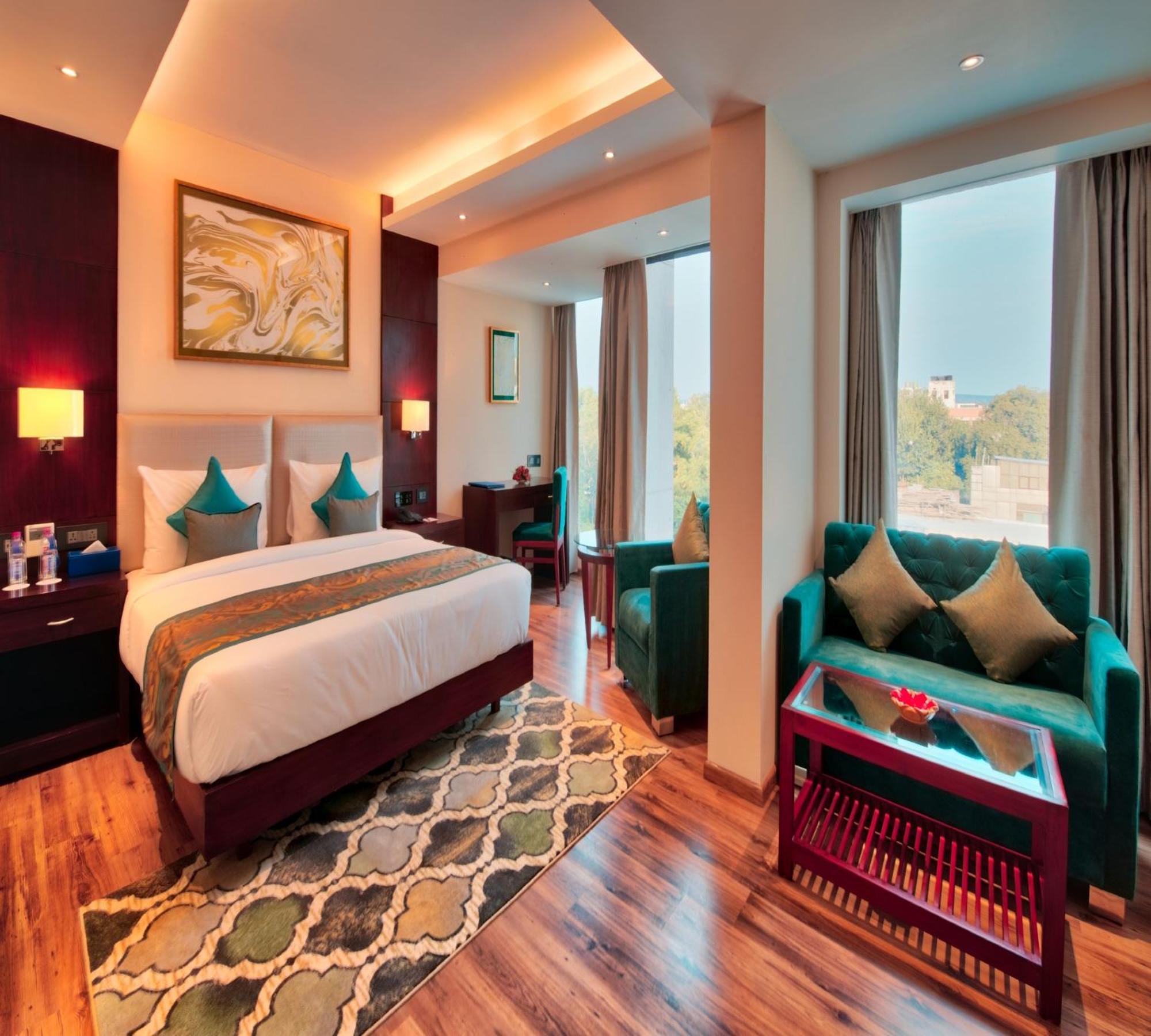 Superior Double Room (1+1 Happy Hour from 11am - 6pm), 10% off on Food & Beverage services
