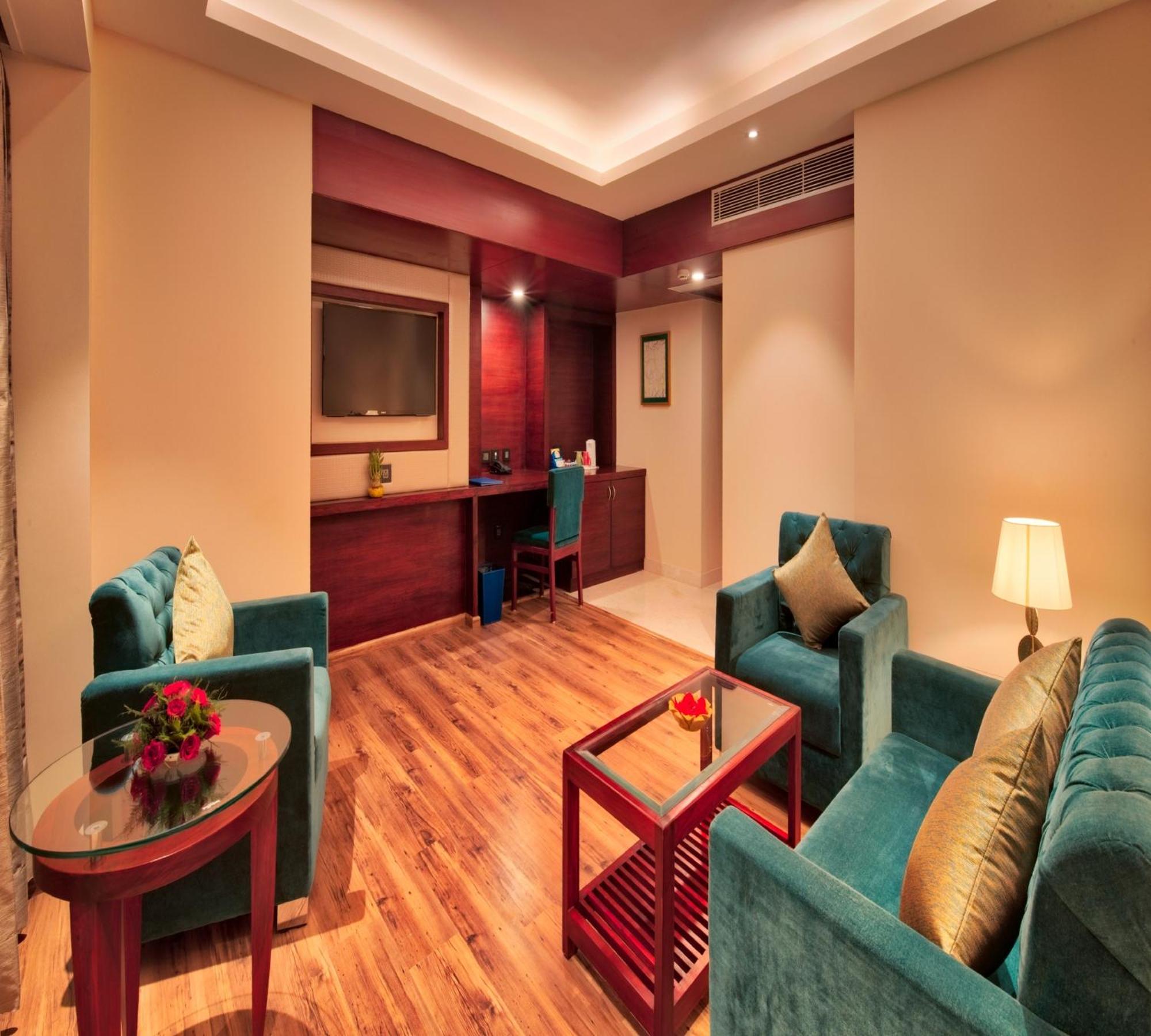 Suite (1+1 Happy Hour from 11am - 6pm), 10% off on Food & Beverage services