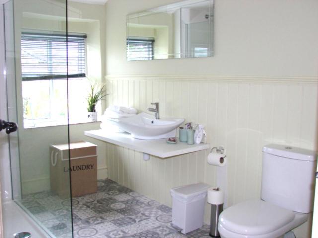 Deluxe Double Room with Shower photo 3