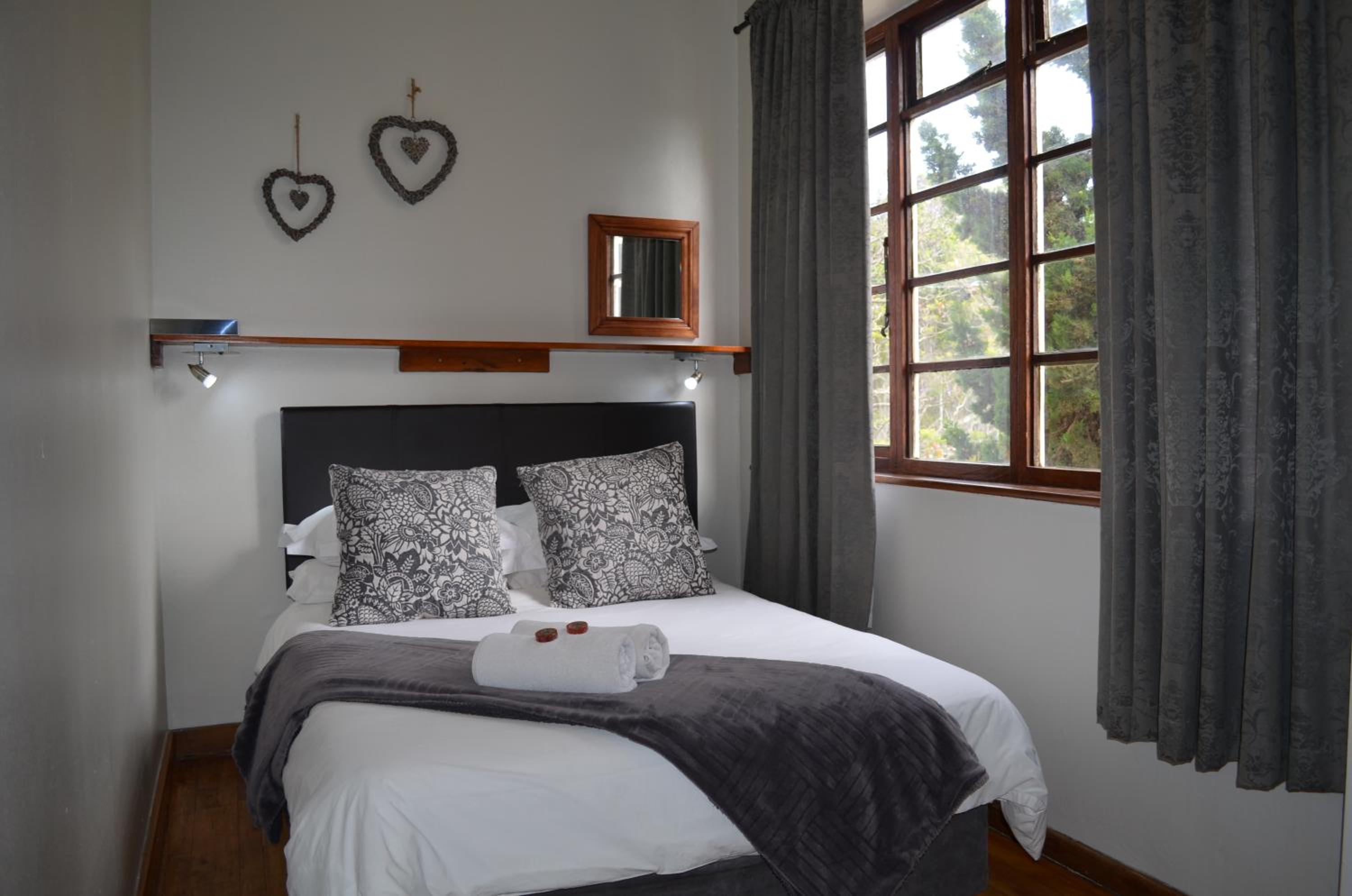 Double Room with Bathroom - Photo 1