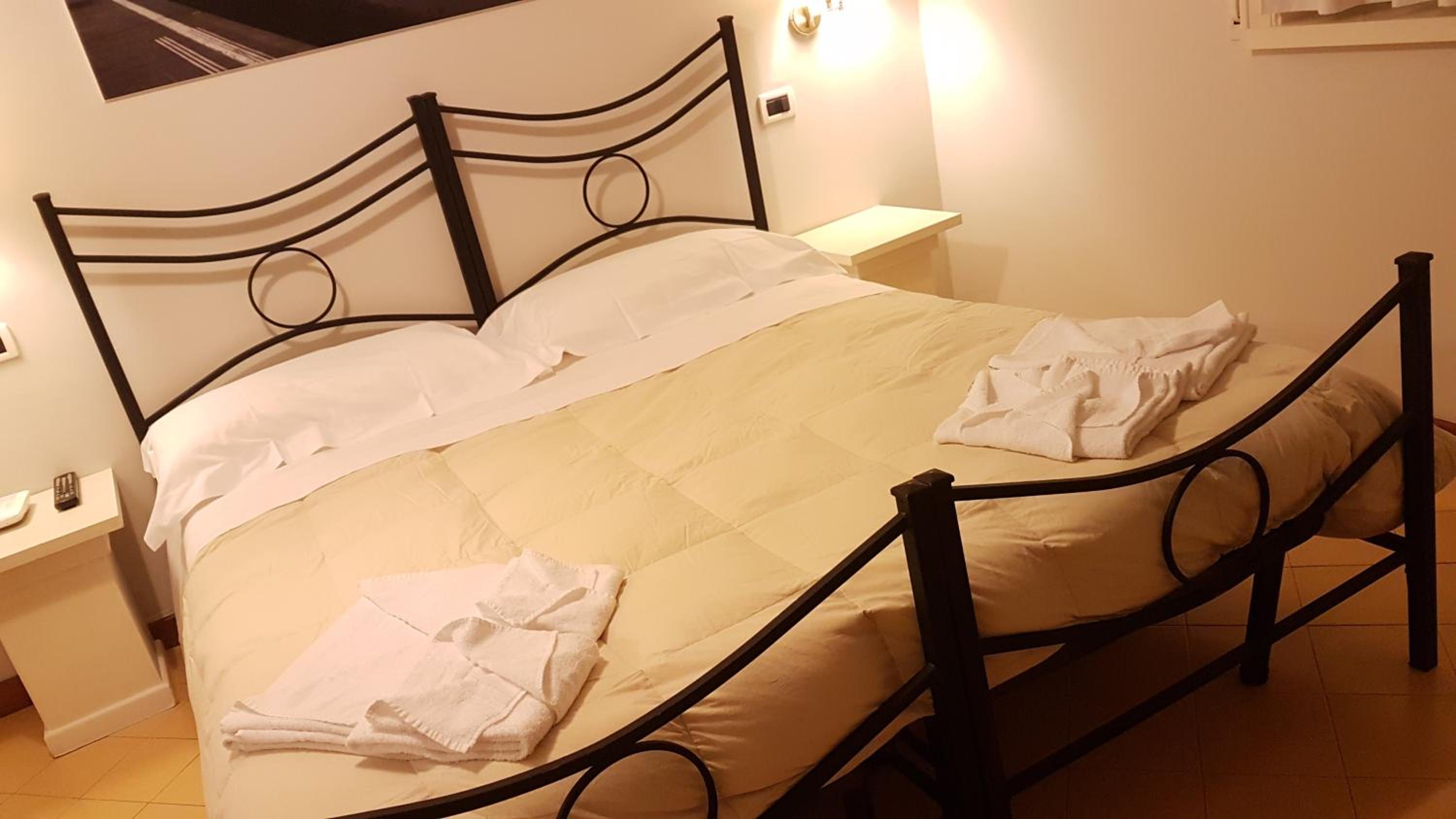 Large Single Room photo 1