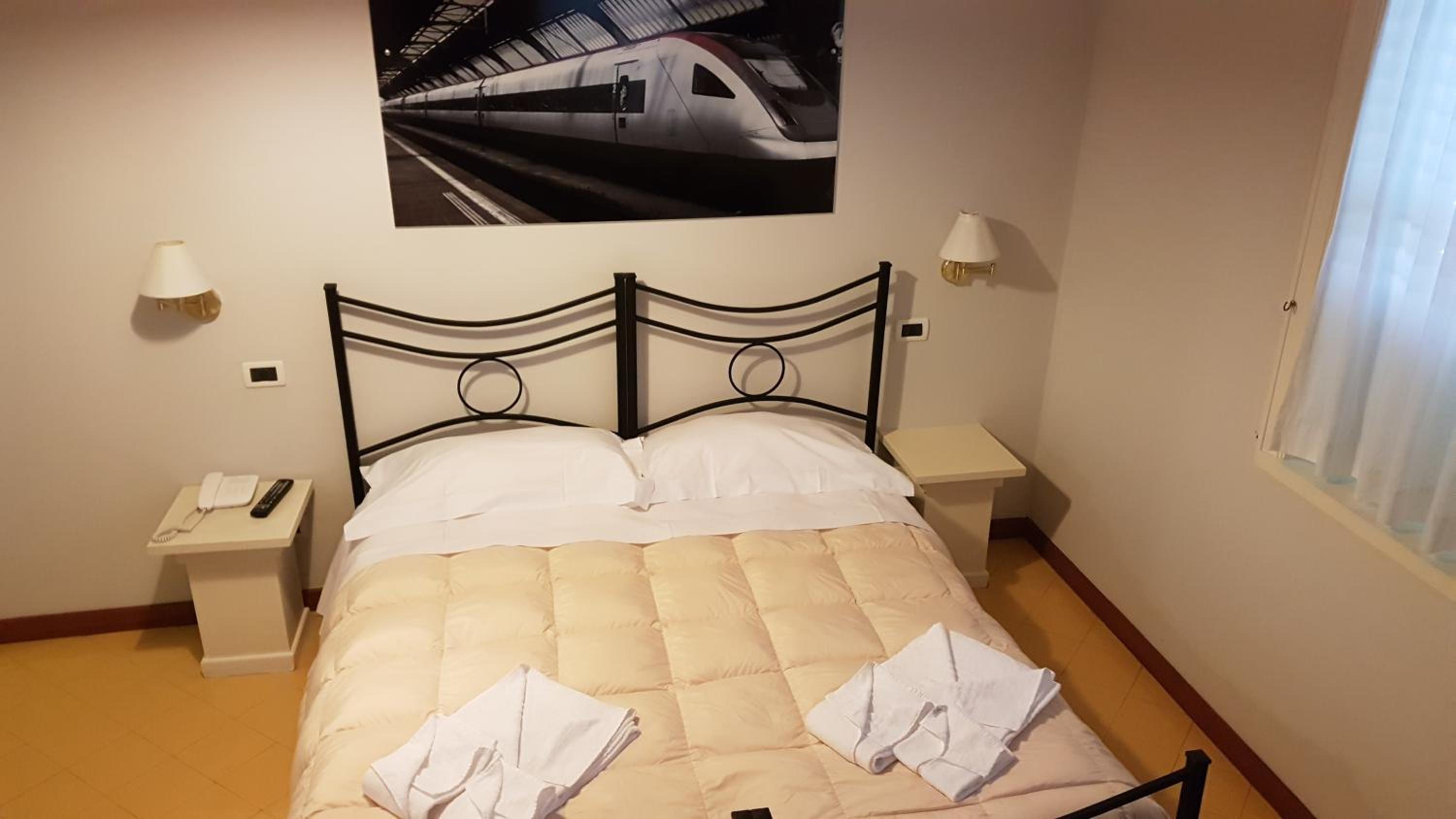Large Single Room photo 3