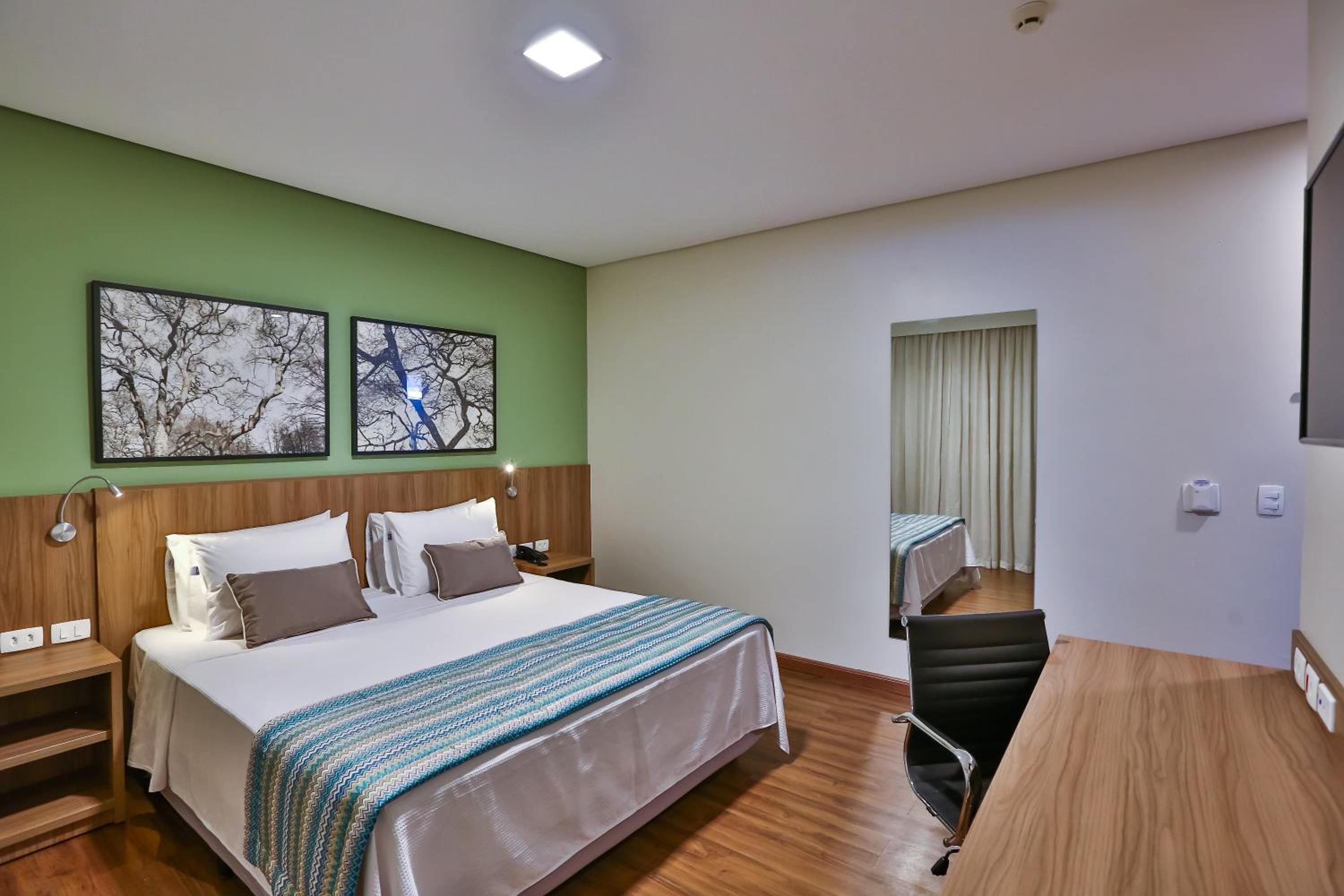 Luxury Queen Room photo 1
