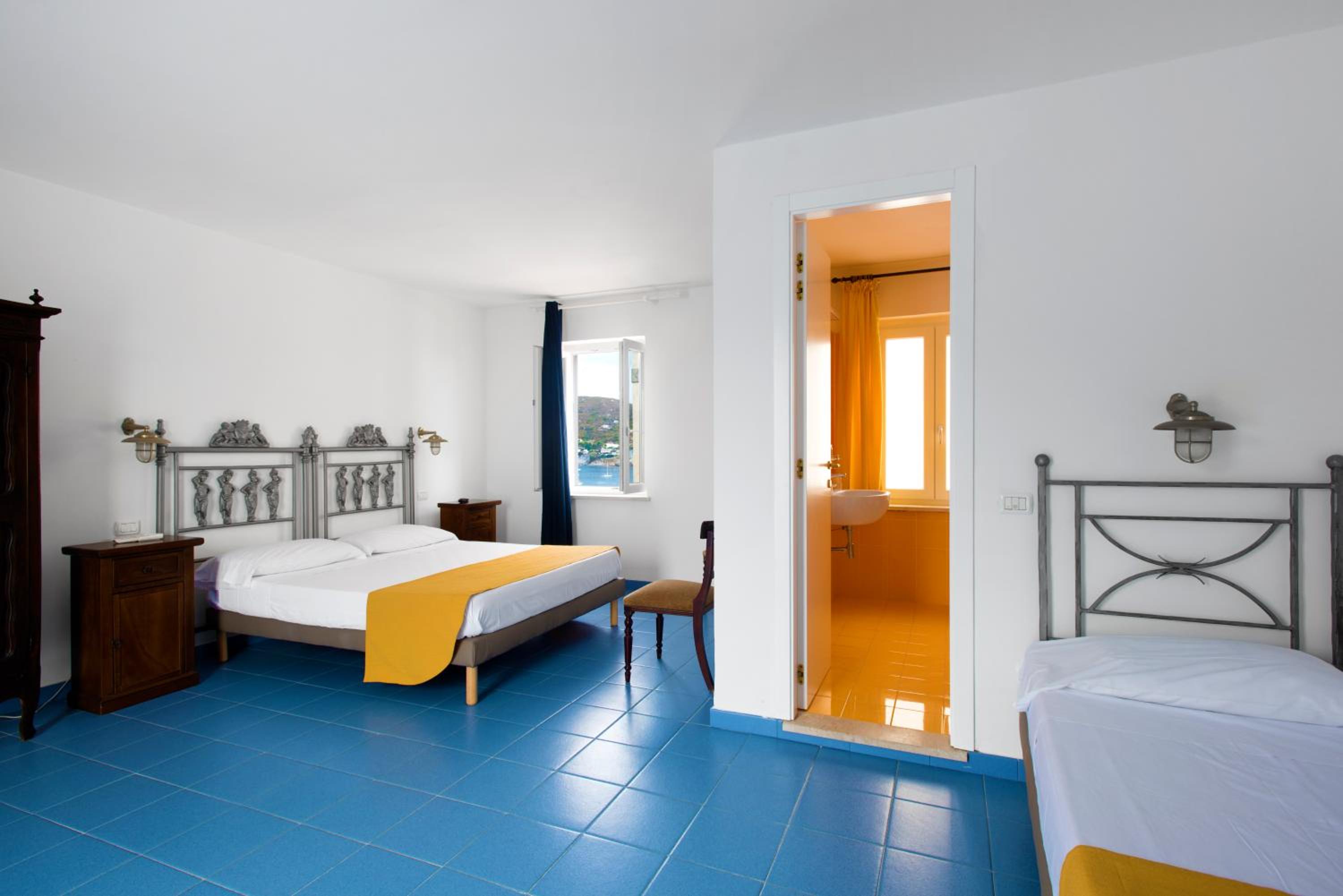 Triple Room with Sea View