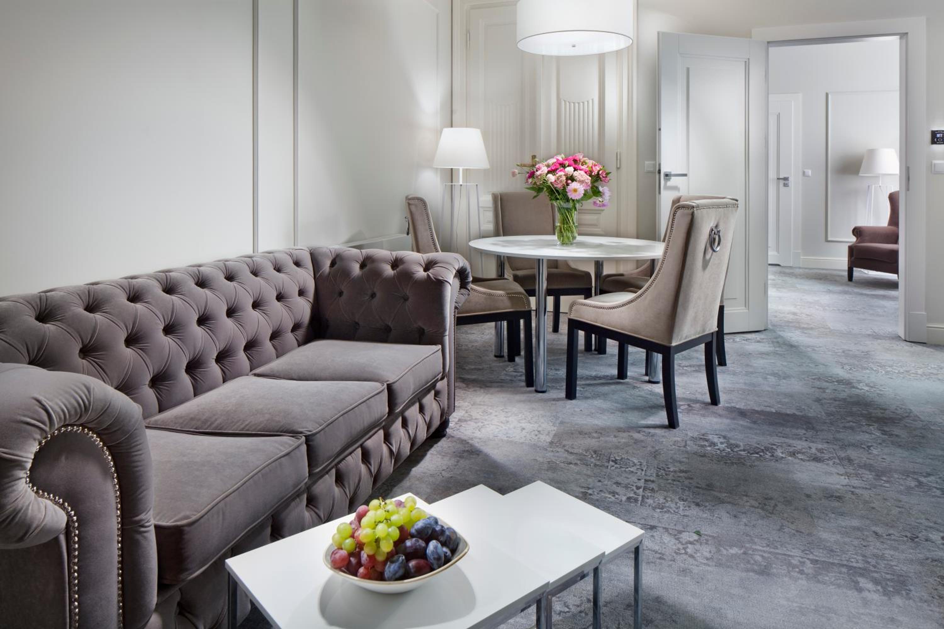 King Suite Deluxe with Sofa Bed, Non-Smoking