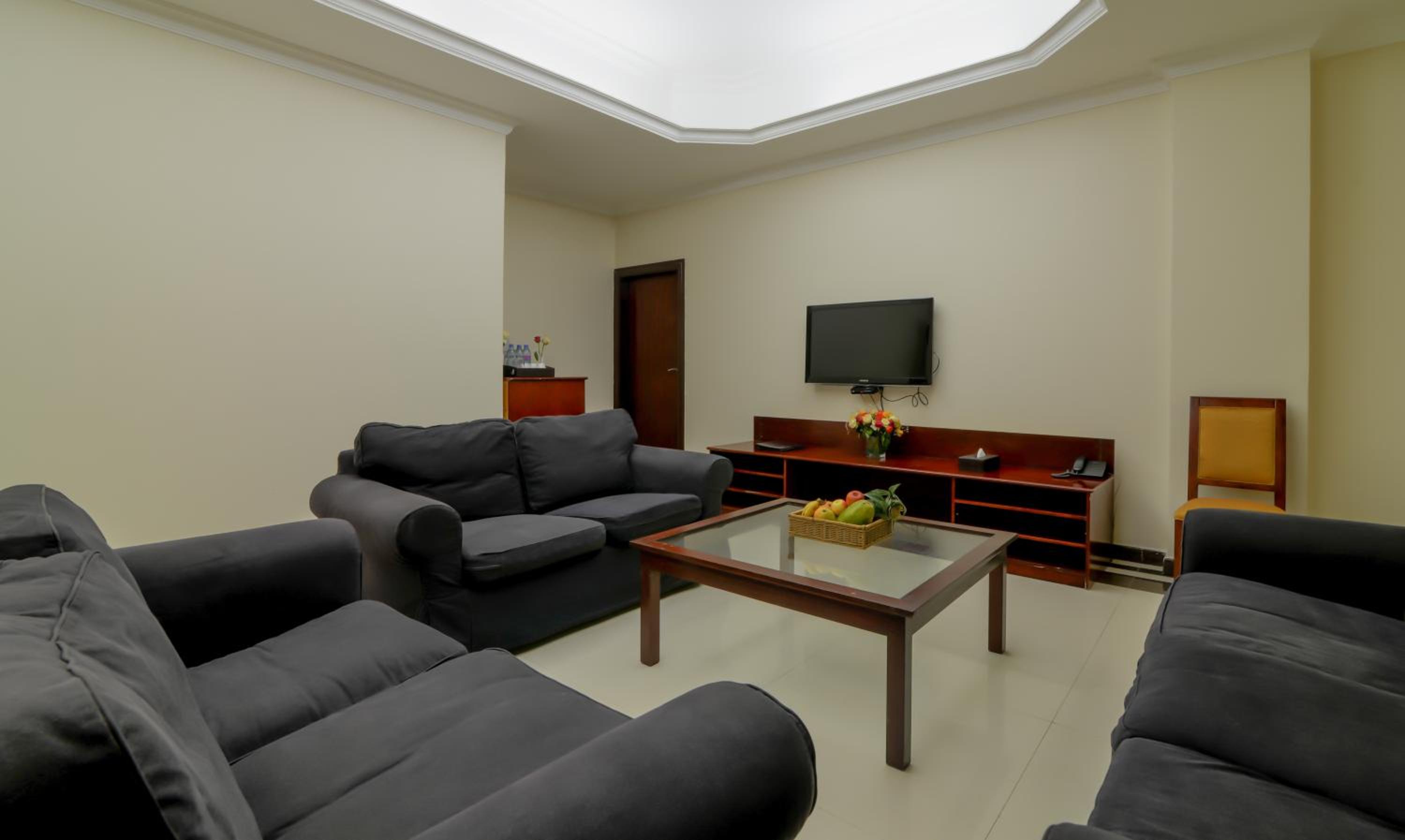 One-Bedroom Apartment - Photo 6