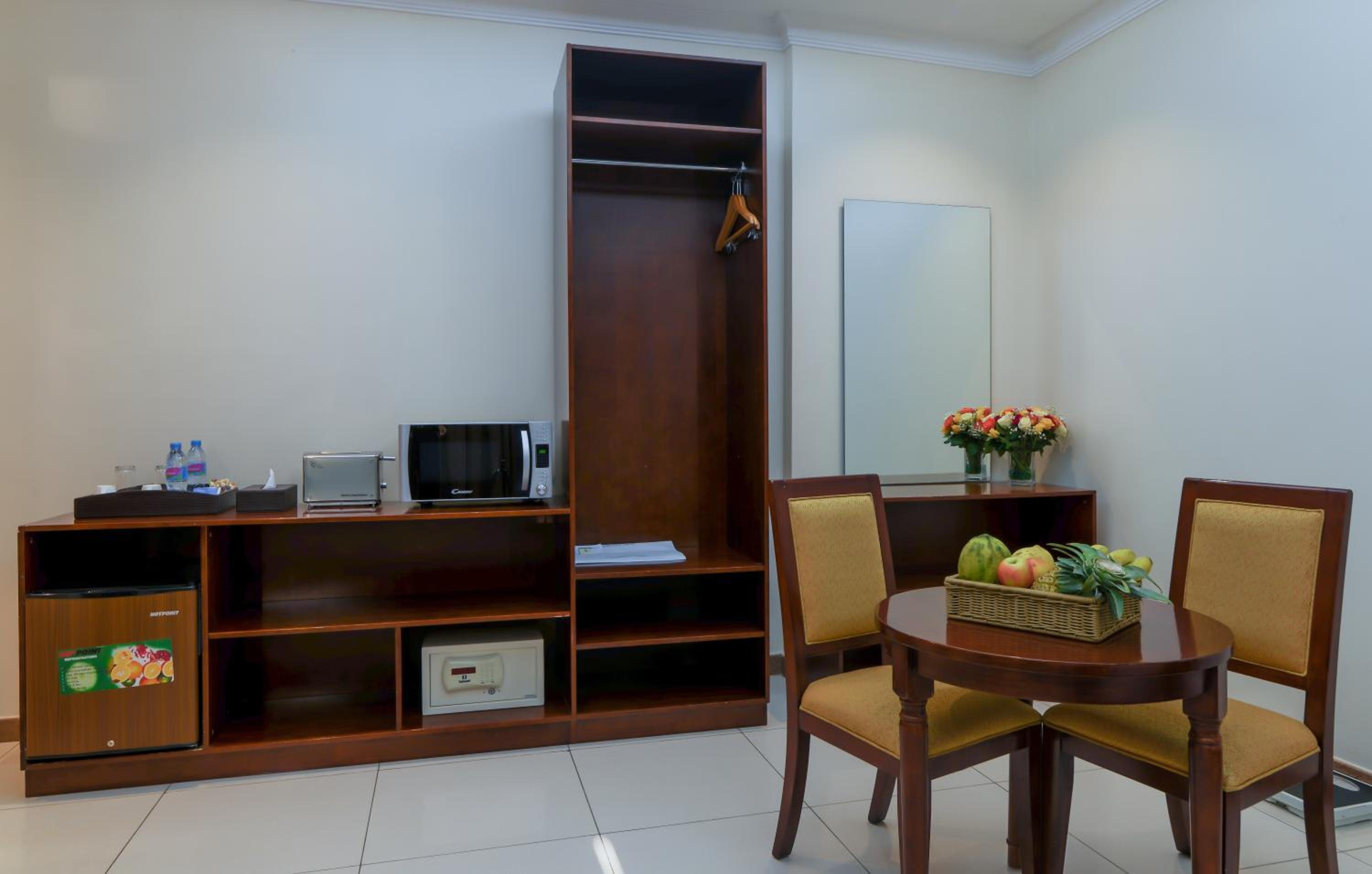 Executive Room - Photo 6