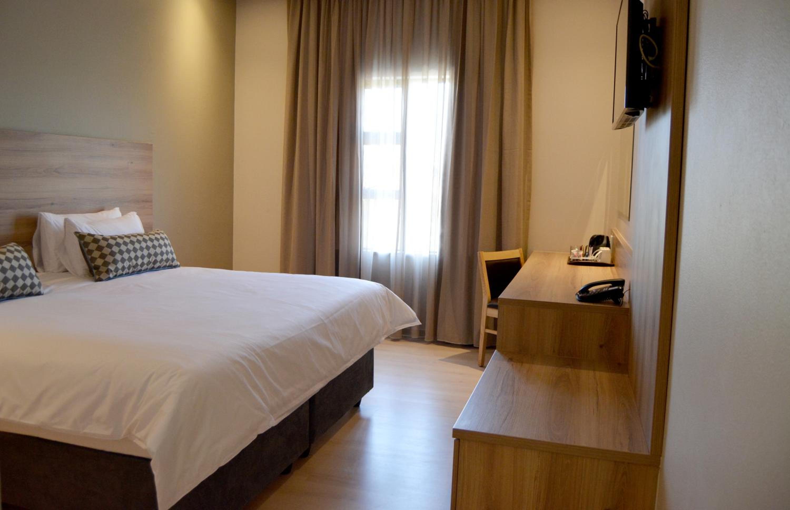 Deluxe King Room photo 1