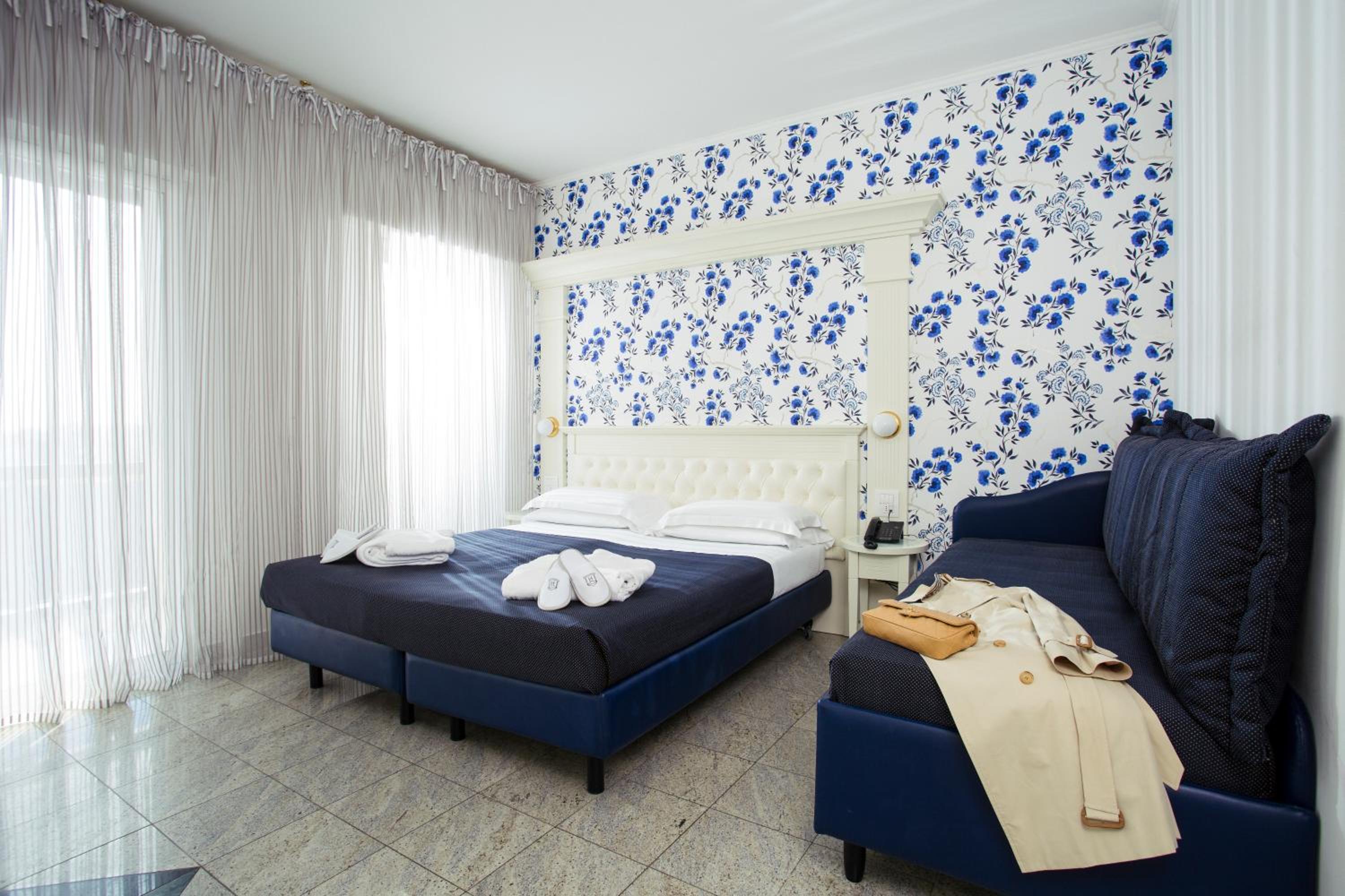 Superior Quadruple Room photo 3