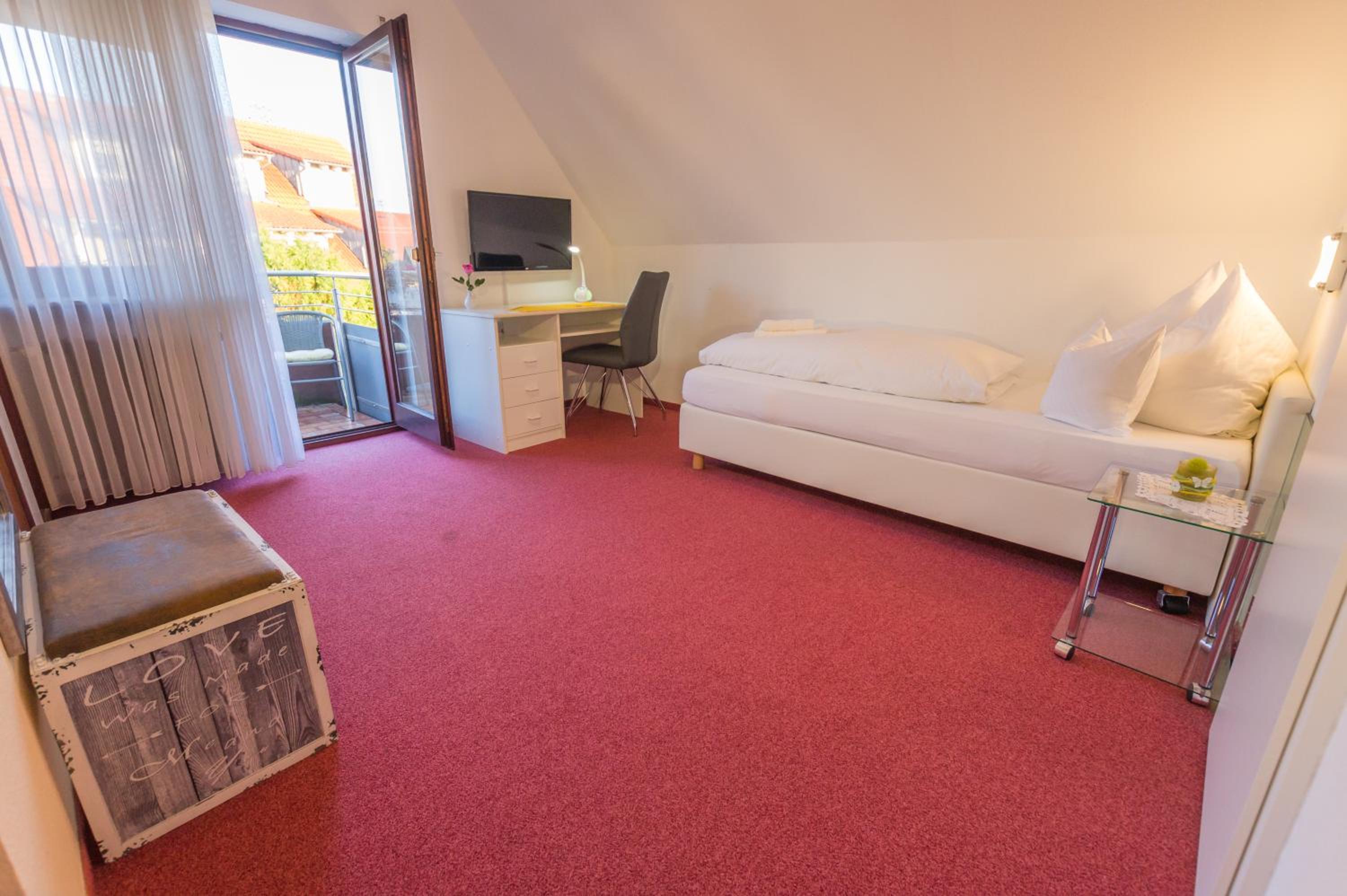 Deluxe Single Room with Shower photo 2