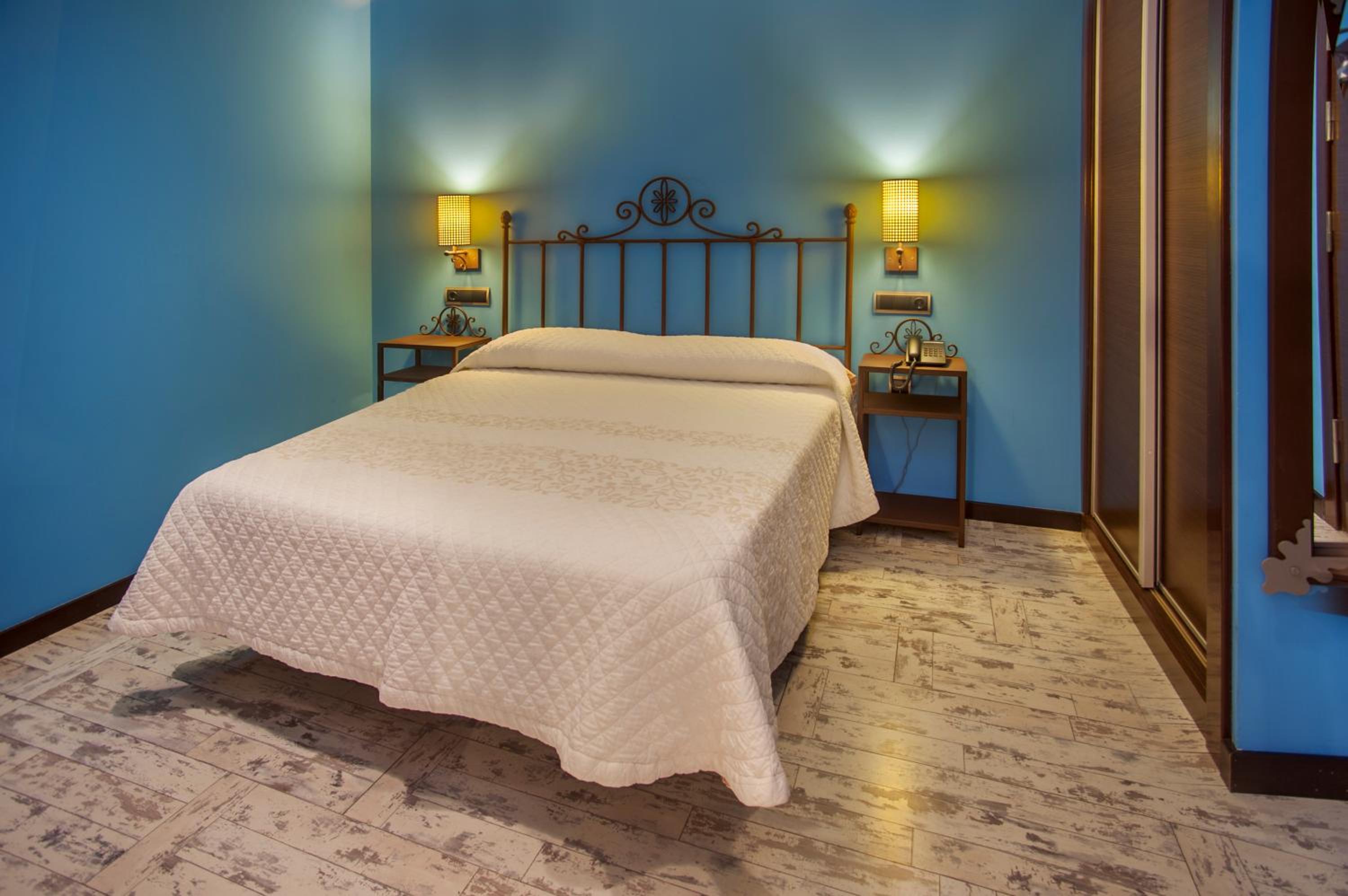Habitación Estándar con Cama Queen