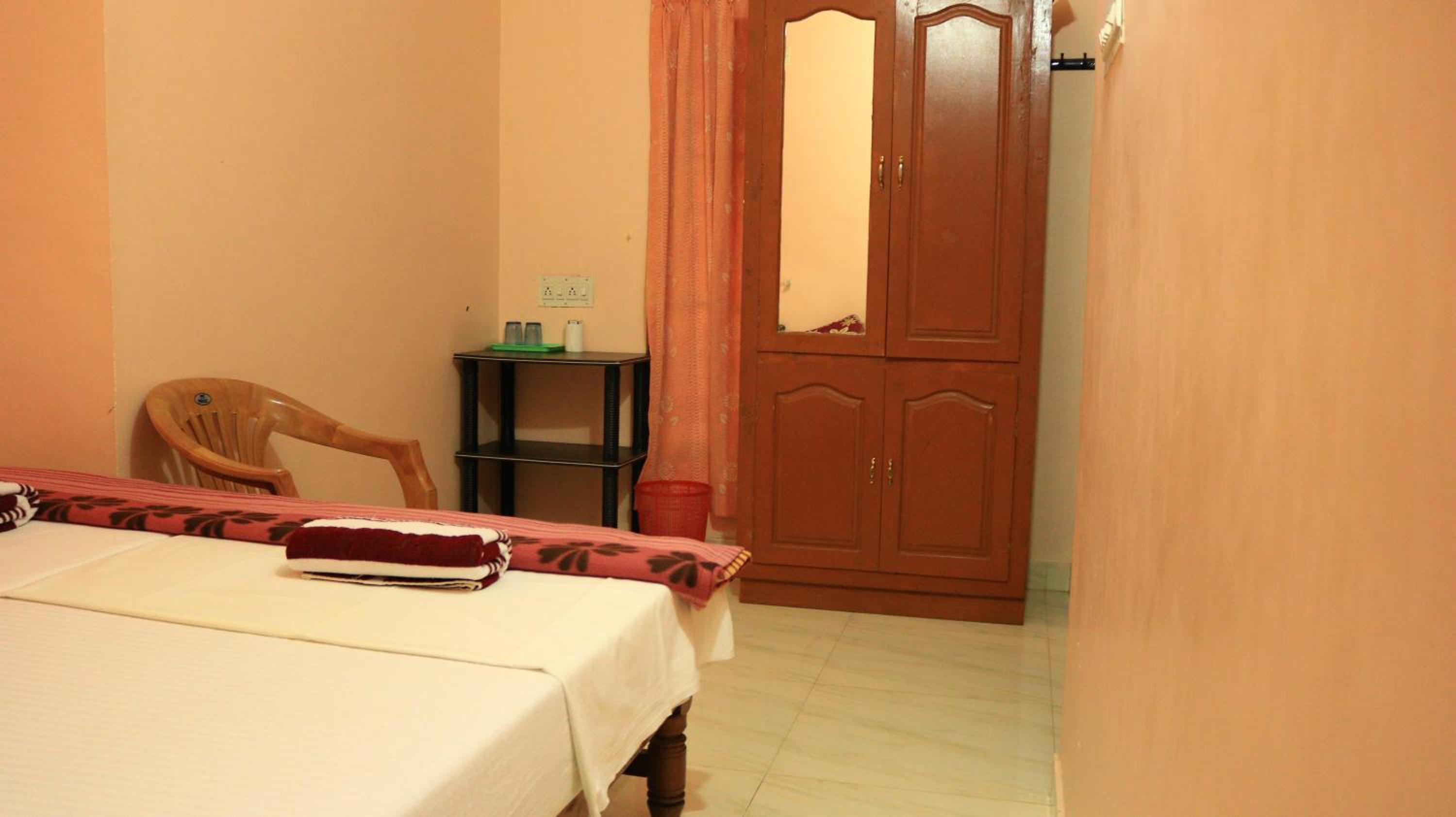 Standard Double Room with Fan photo 2