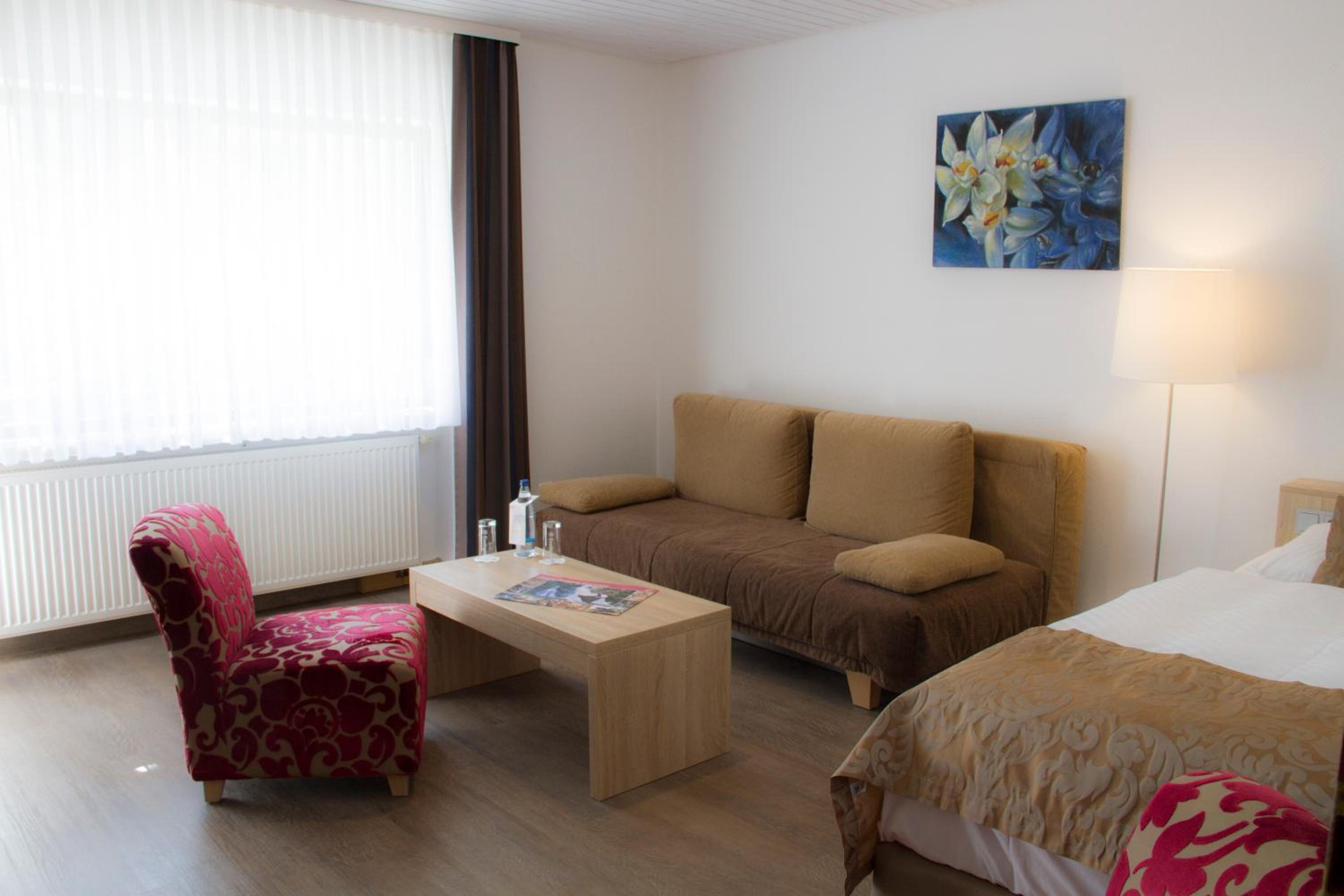 Apartment King Room with Balcony - Photo 2