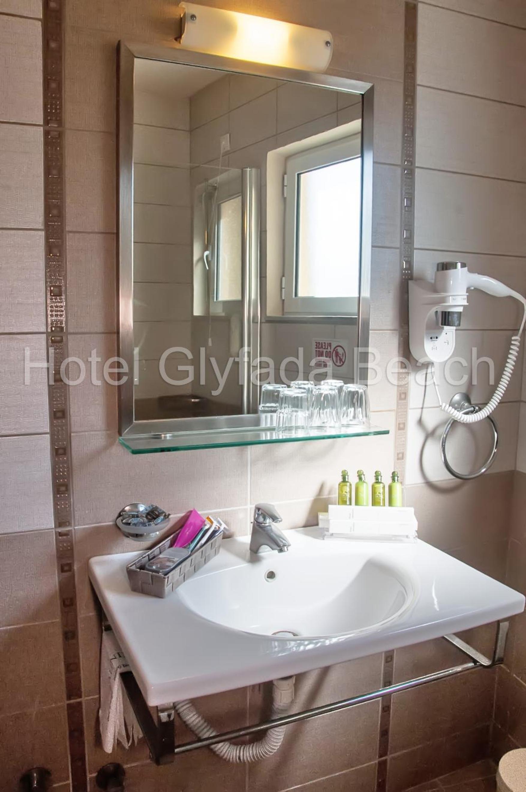 Double or Twin Room with Sea View - Photo 29