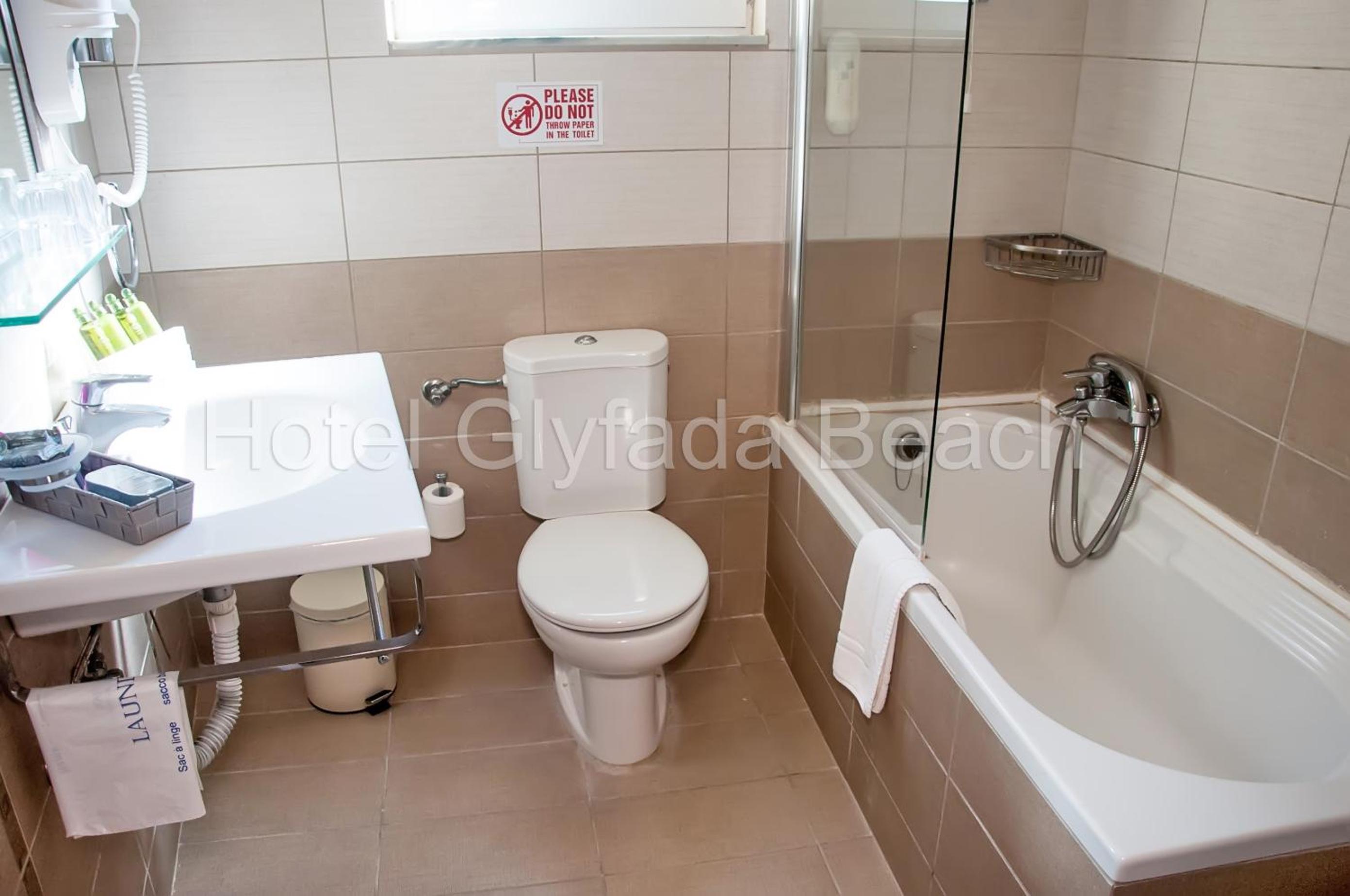 Double or Twin Room with Sea View - Photo 8