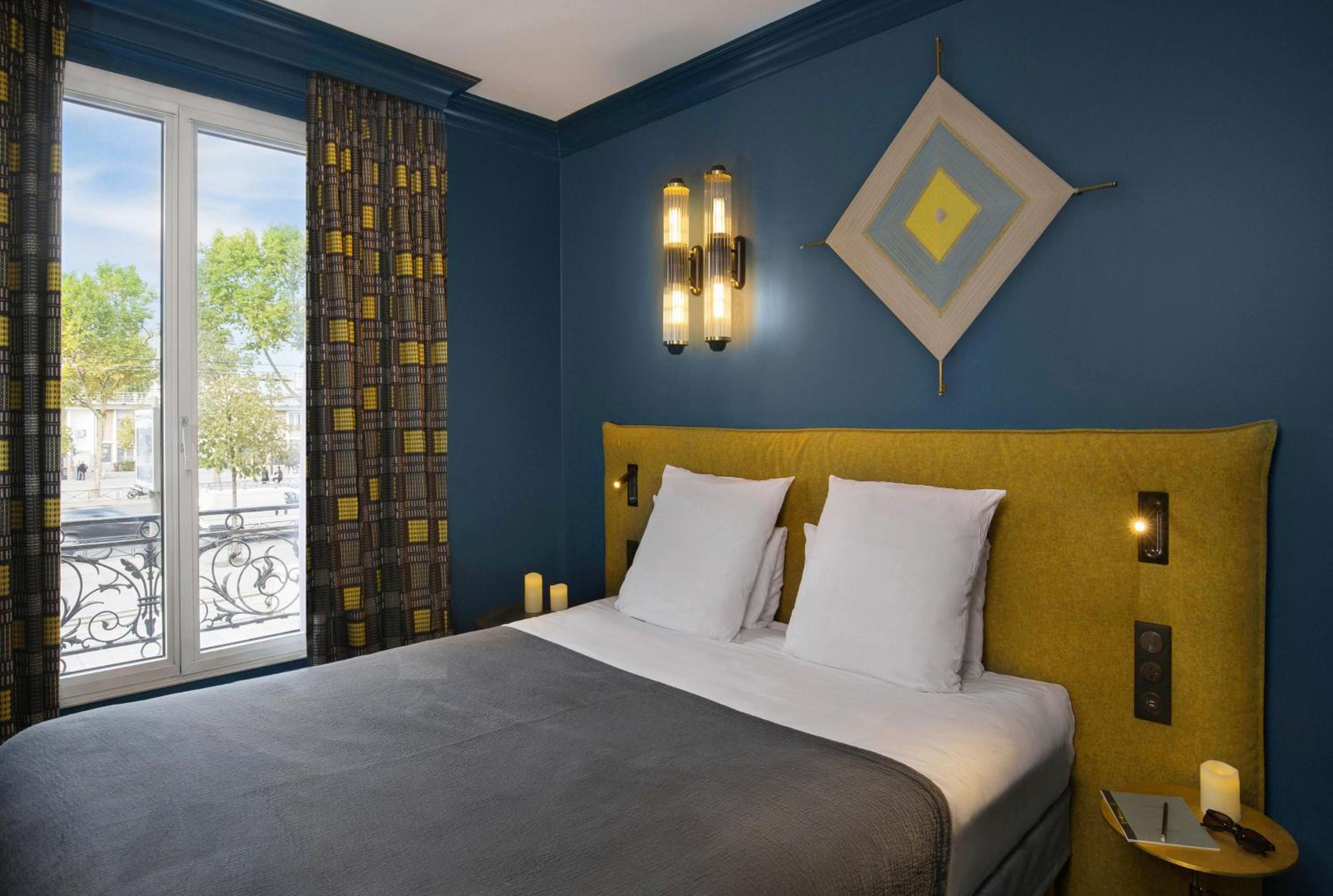 Standard Double Room thumbnail 5