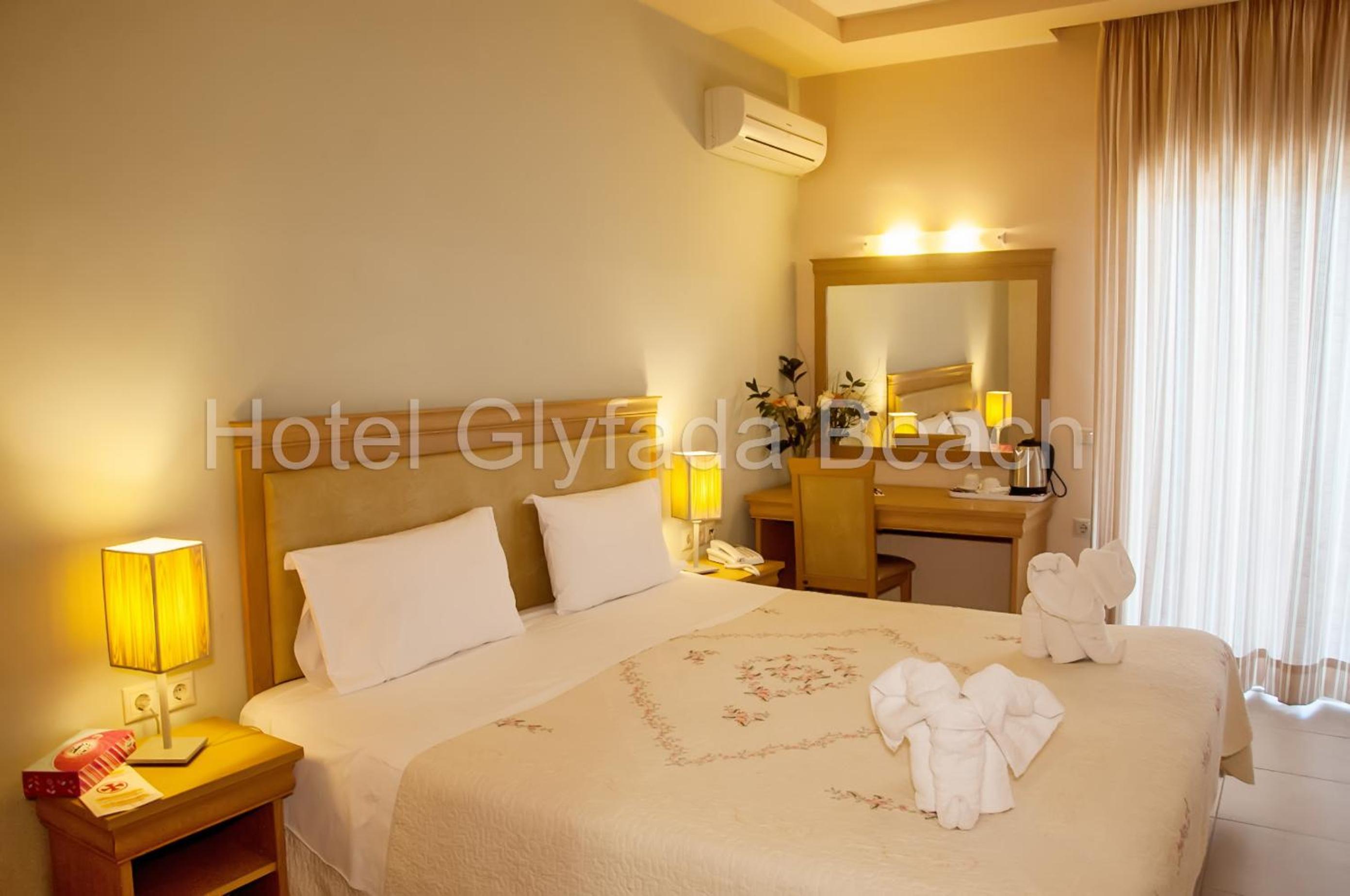 Double or Twin Room with Sea View - Photo 17