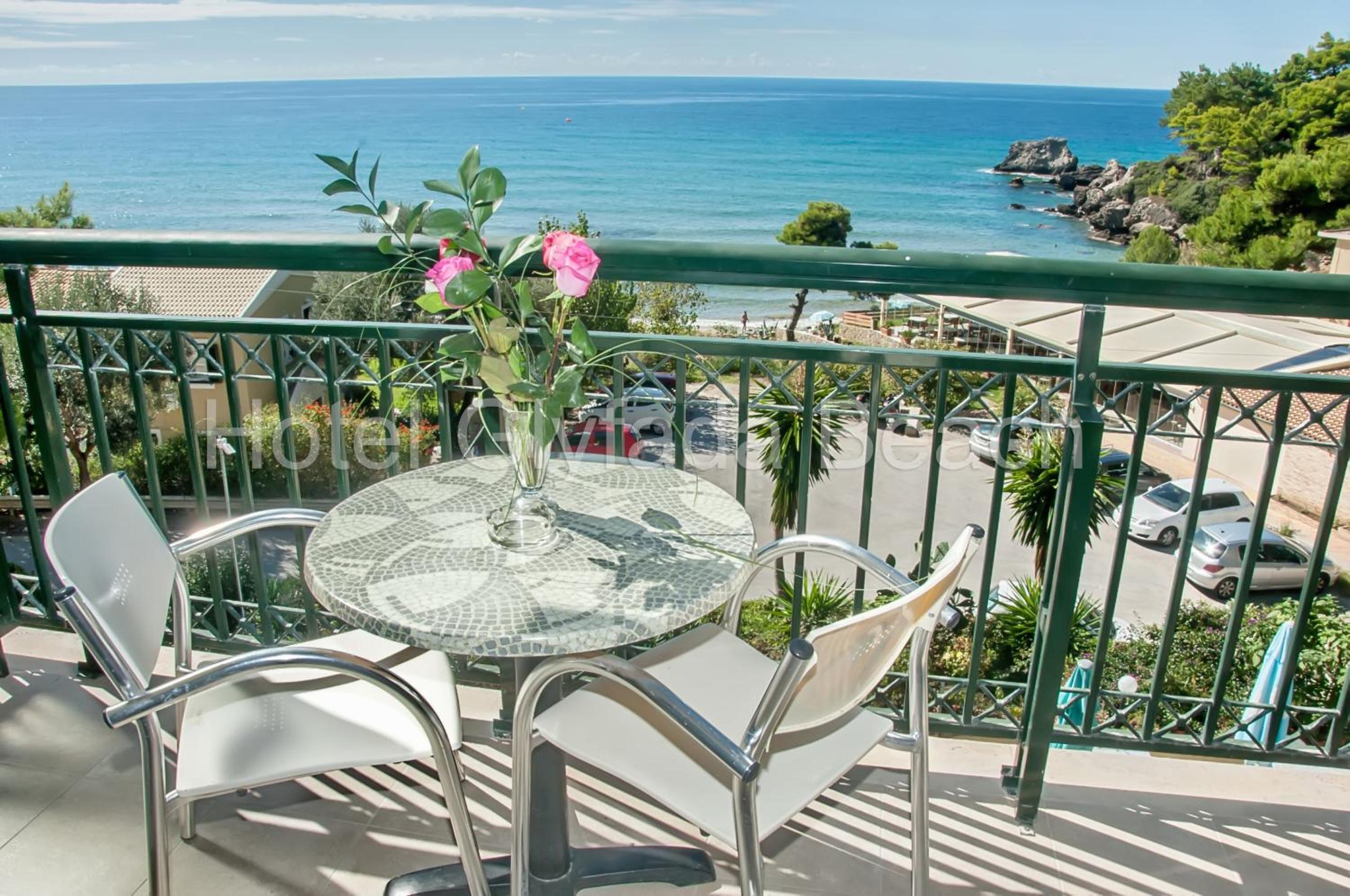 Double or Twin Room with Sea View - Photo 6