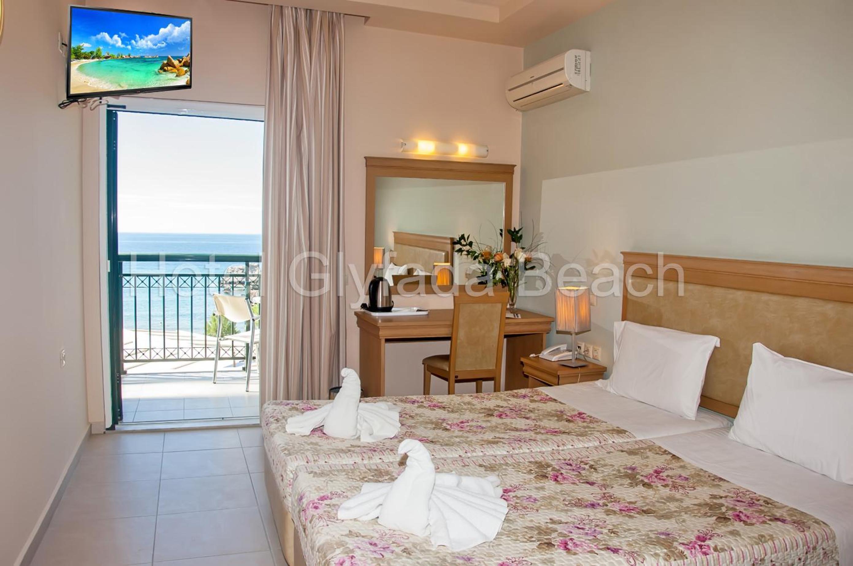 Double or Twin Room with Sea View - Photo 25
