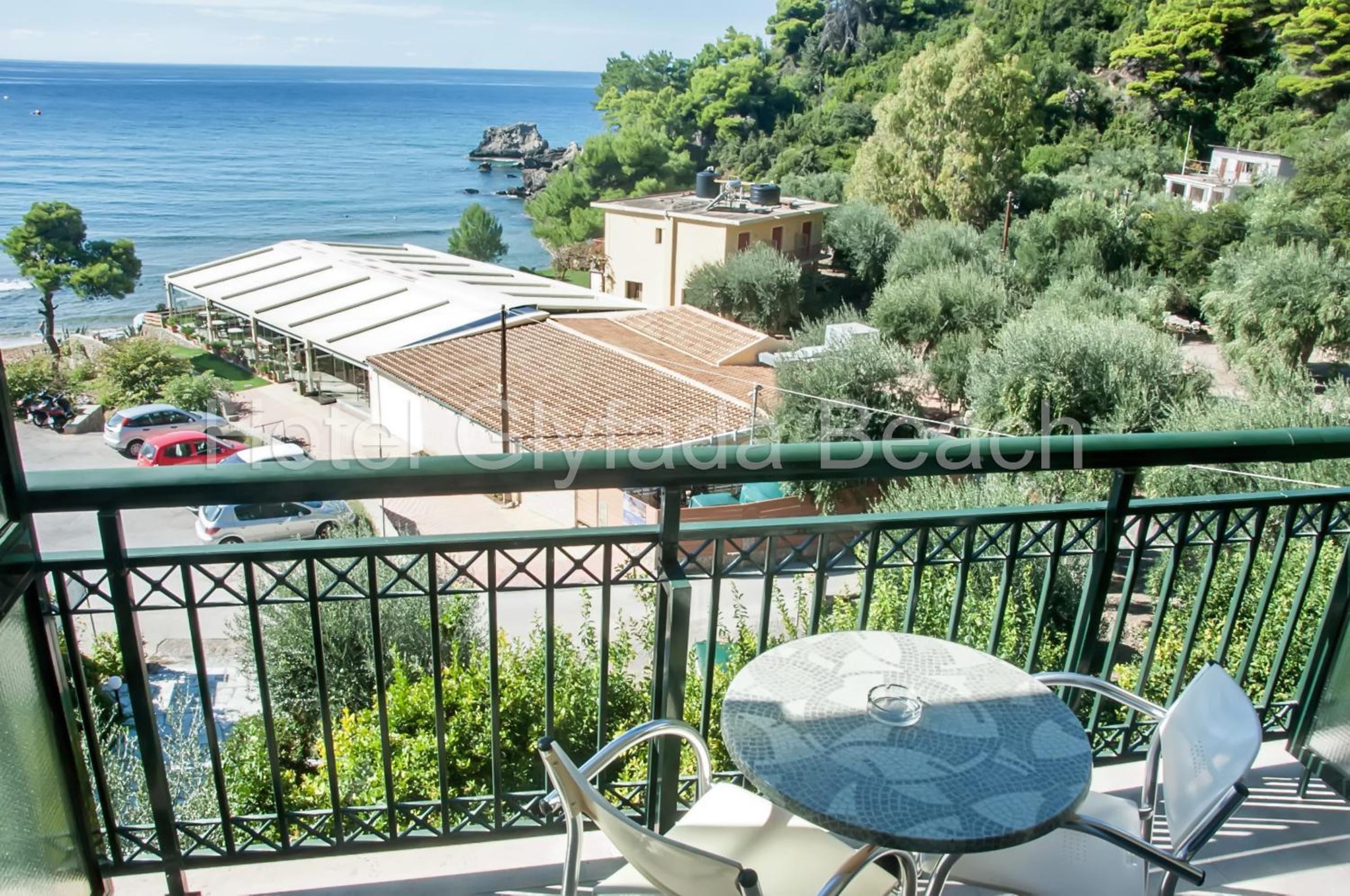 Double or Twin Room with Sea View - Photo 47