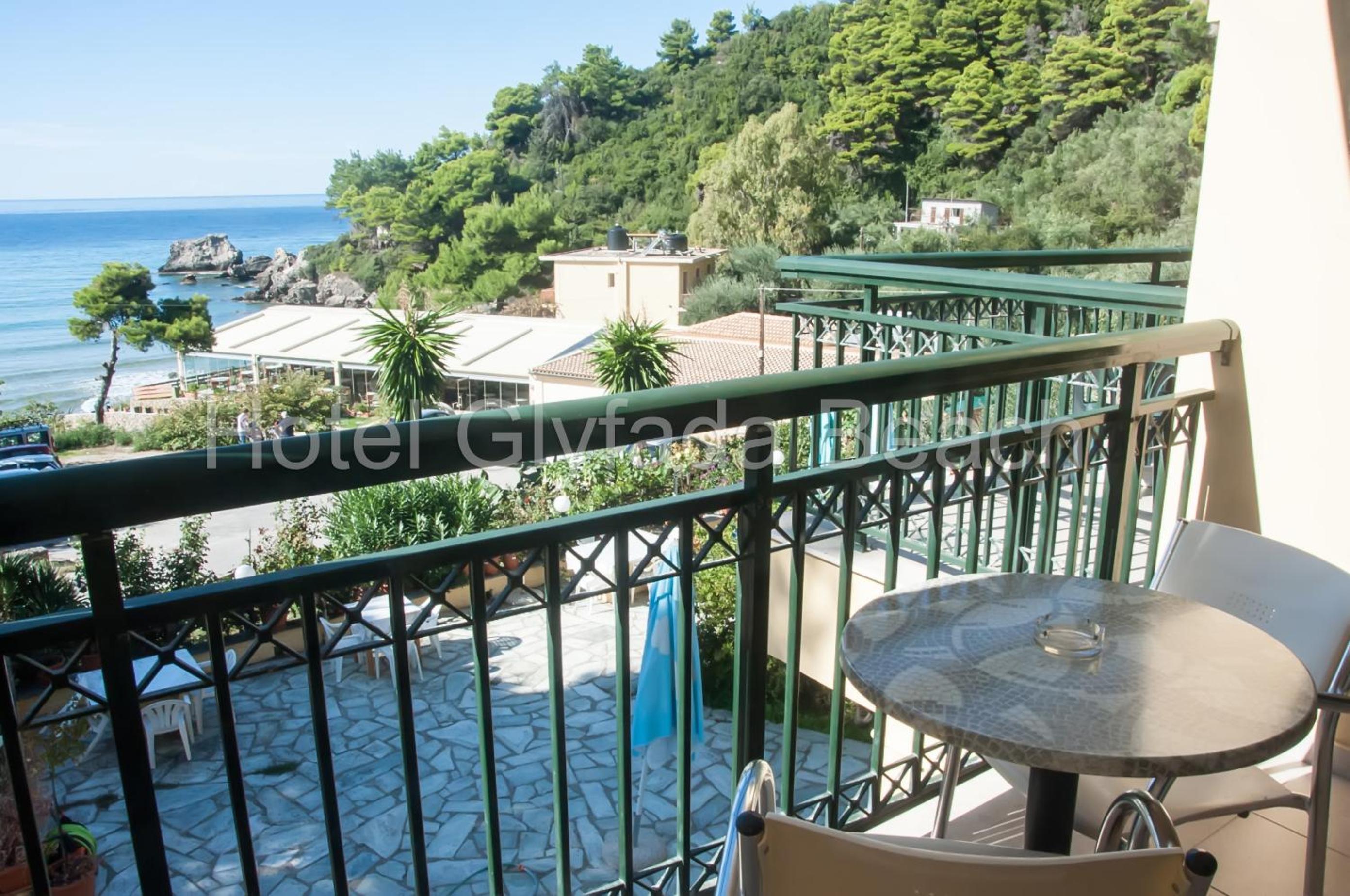 Double or Twin Room with Sea View - Photo 18