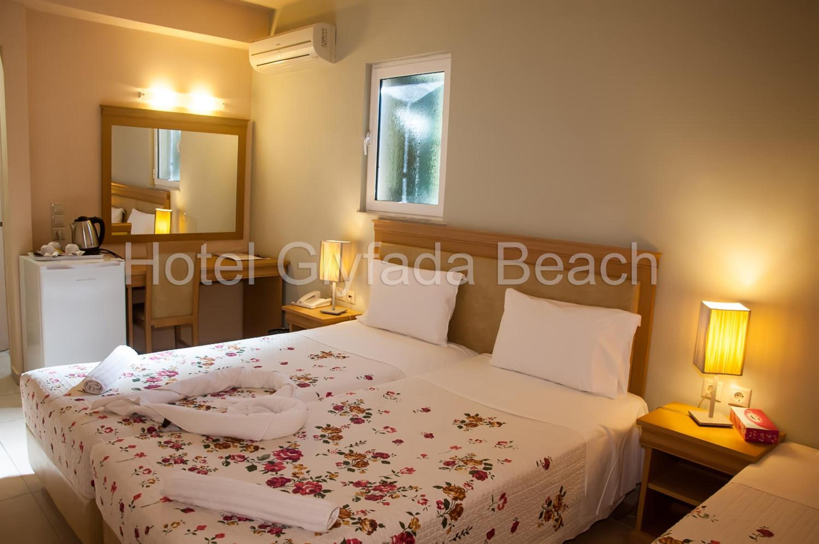 Double or Twin Room with Sea View - Photo 4