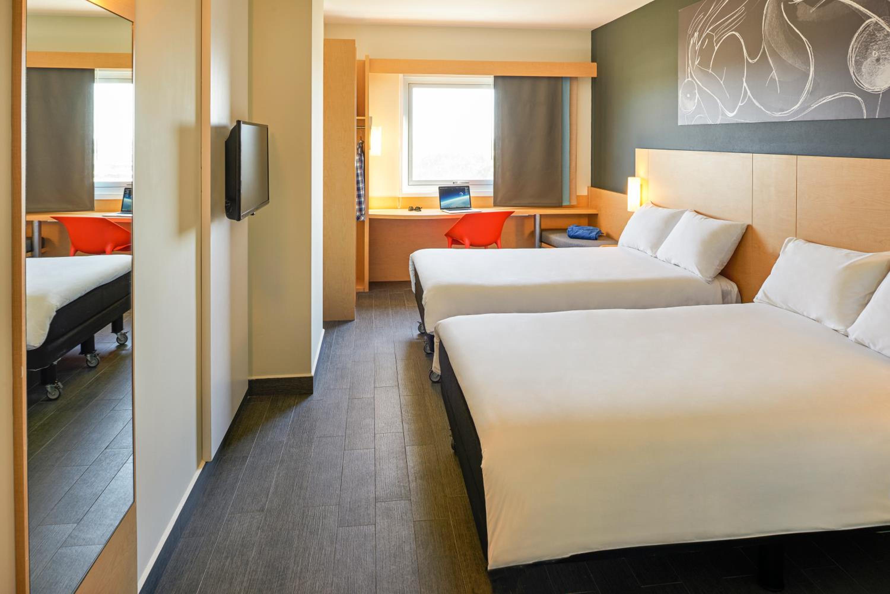 Standard Zimmer mit 2 Doppelbetten