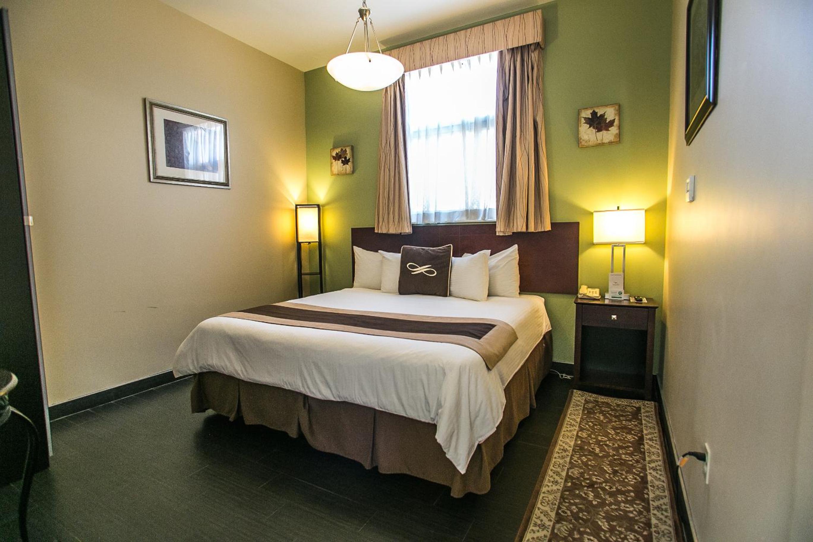 King Suite - Photo 1