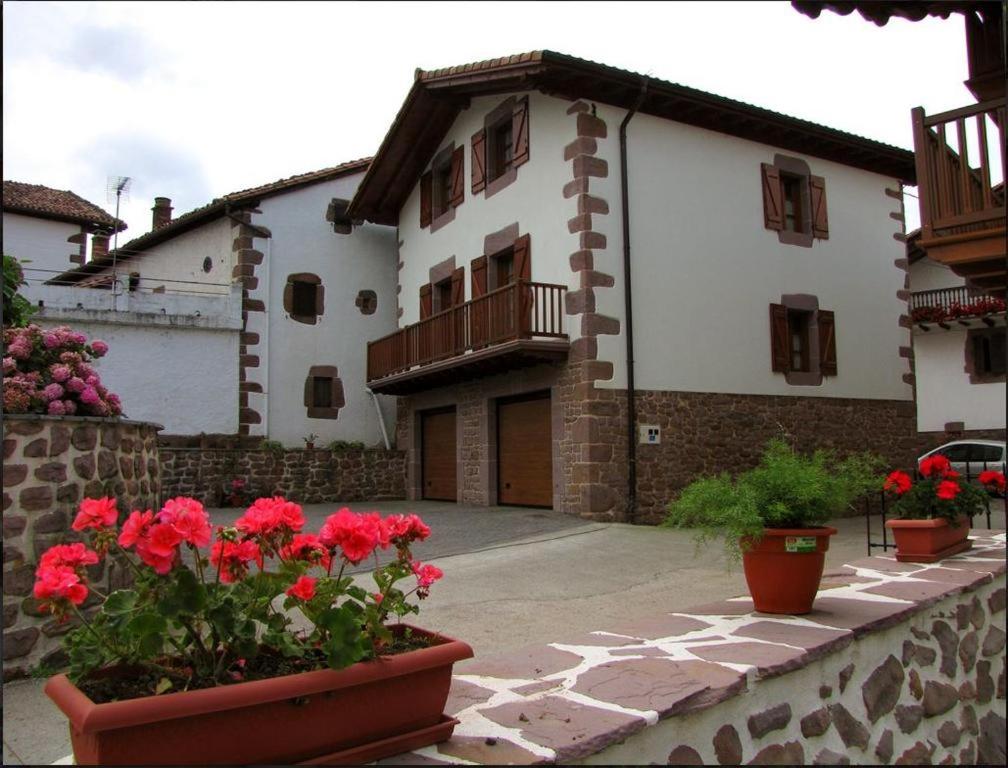 Four-Bedroom House photo 2
