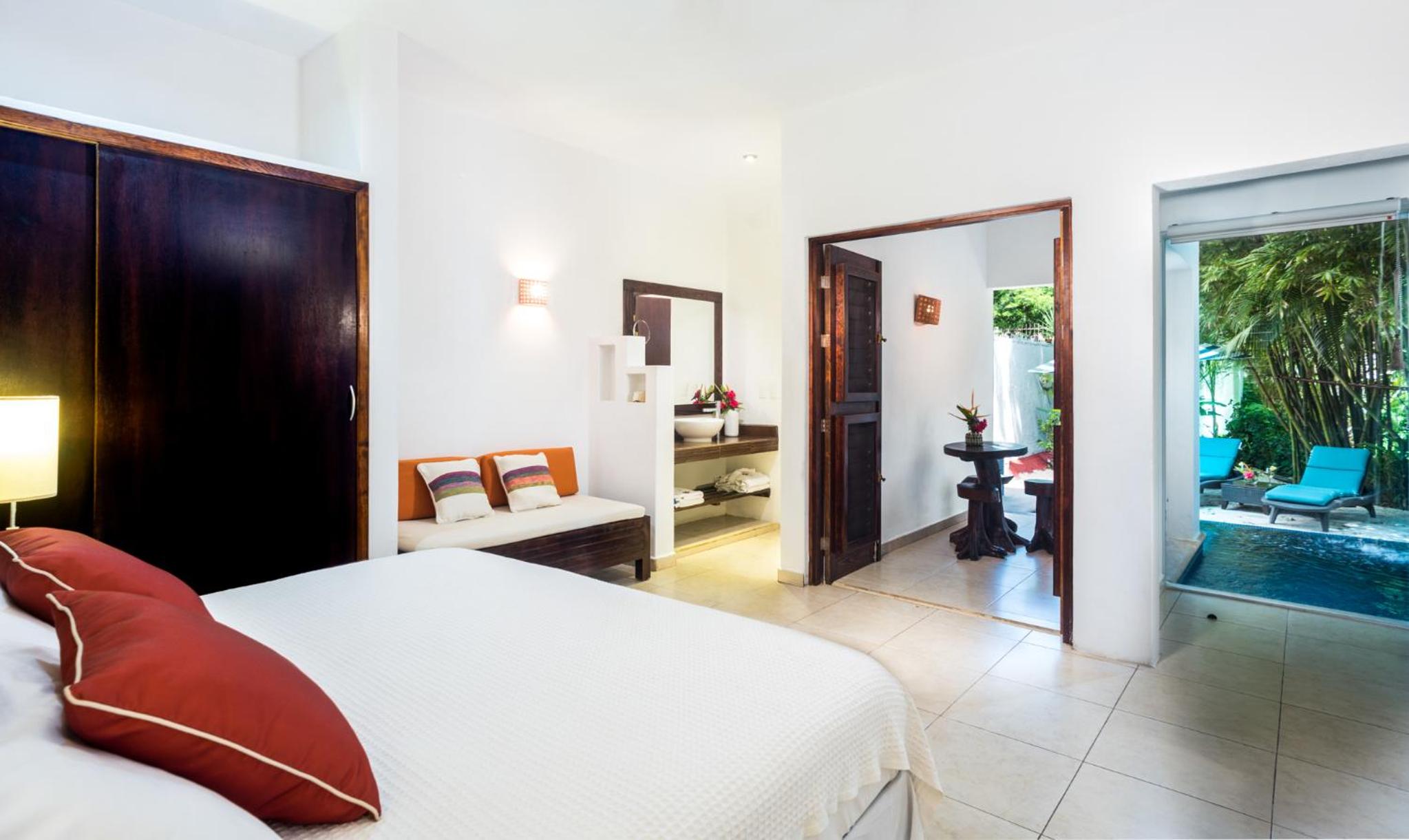 Deluxe Suite with Private Pool, photo 7