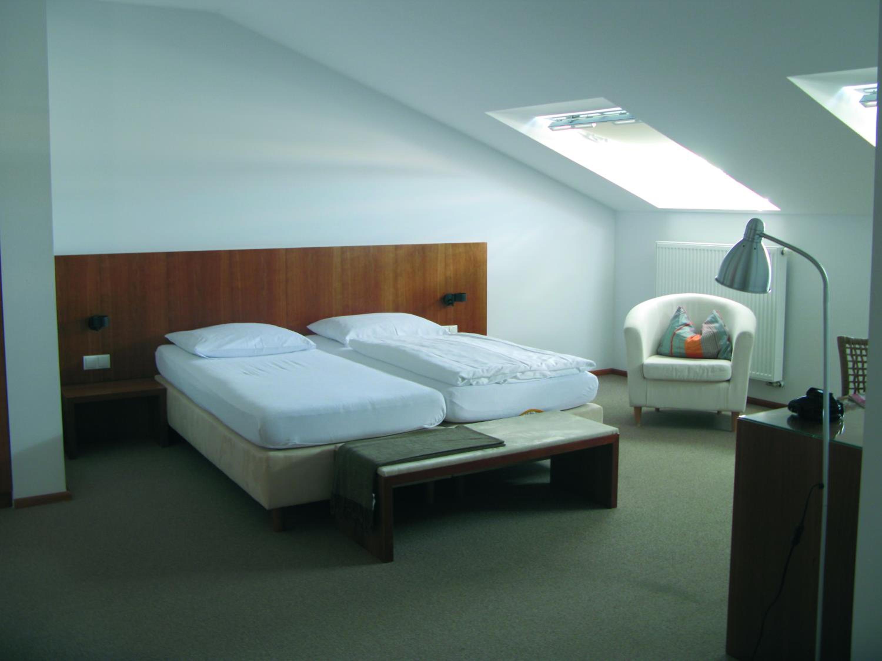 Large Double Room - Photo 2