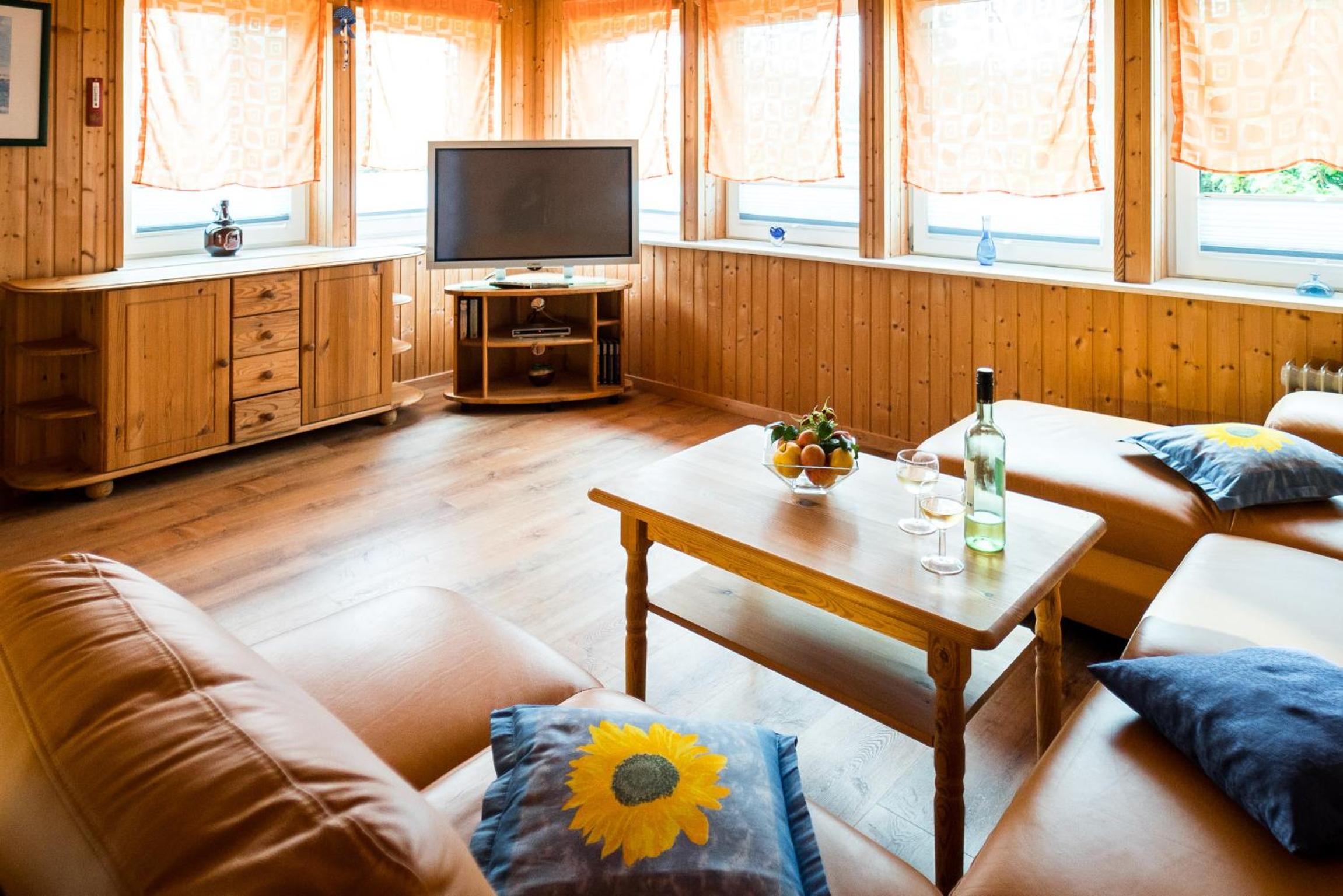 Bungalow with Terrace photo 3