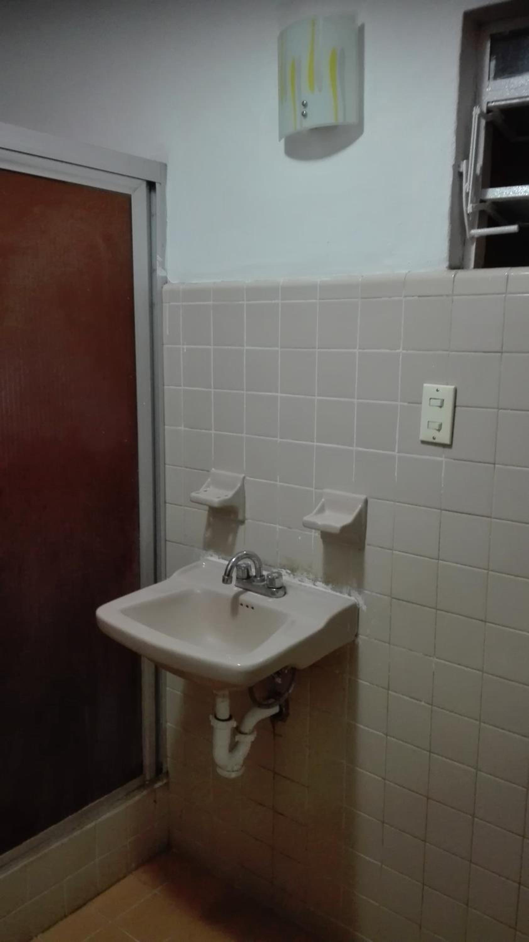 Double Room with Private Bathroom - Photo 8