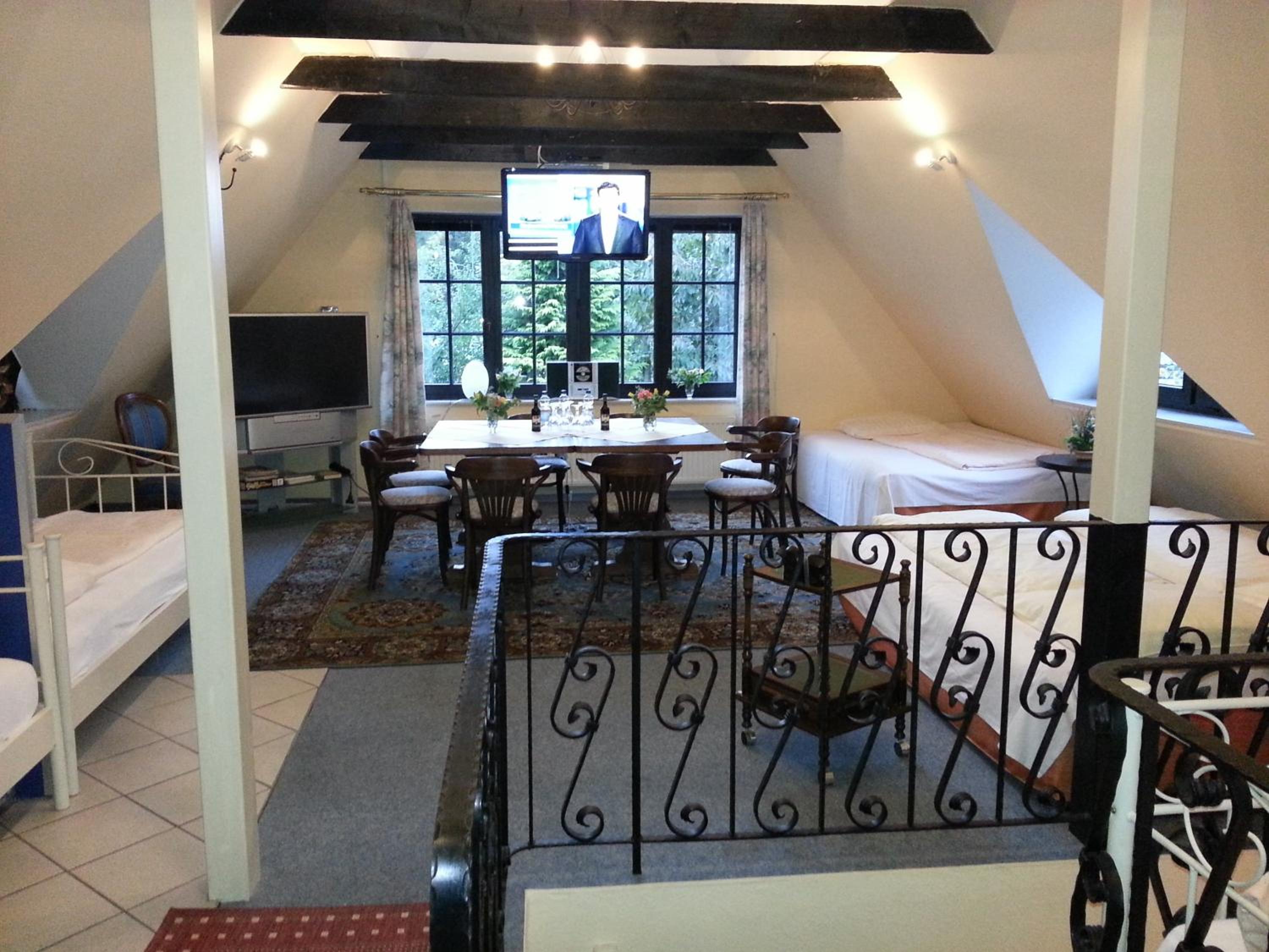 Family Room (1-6 people) photo 3