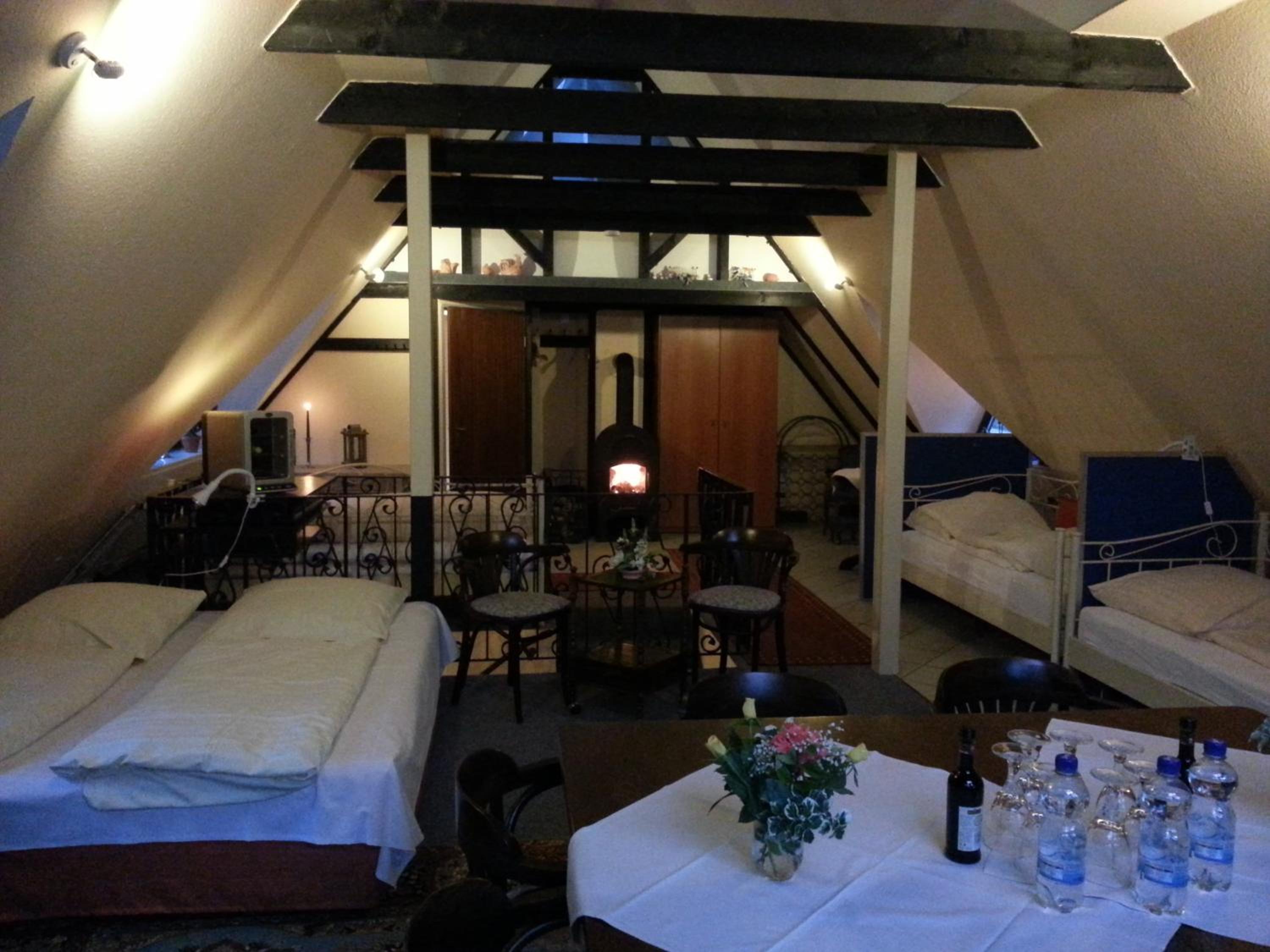Family Room (1-6 people) photo 2