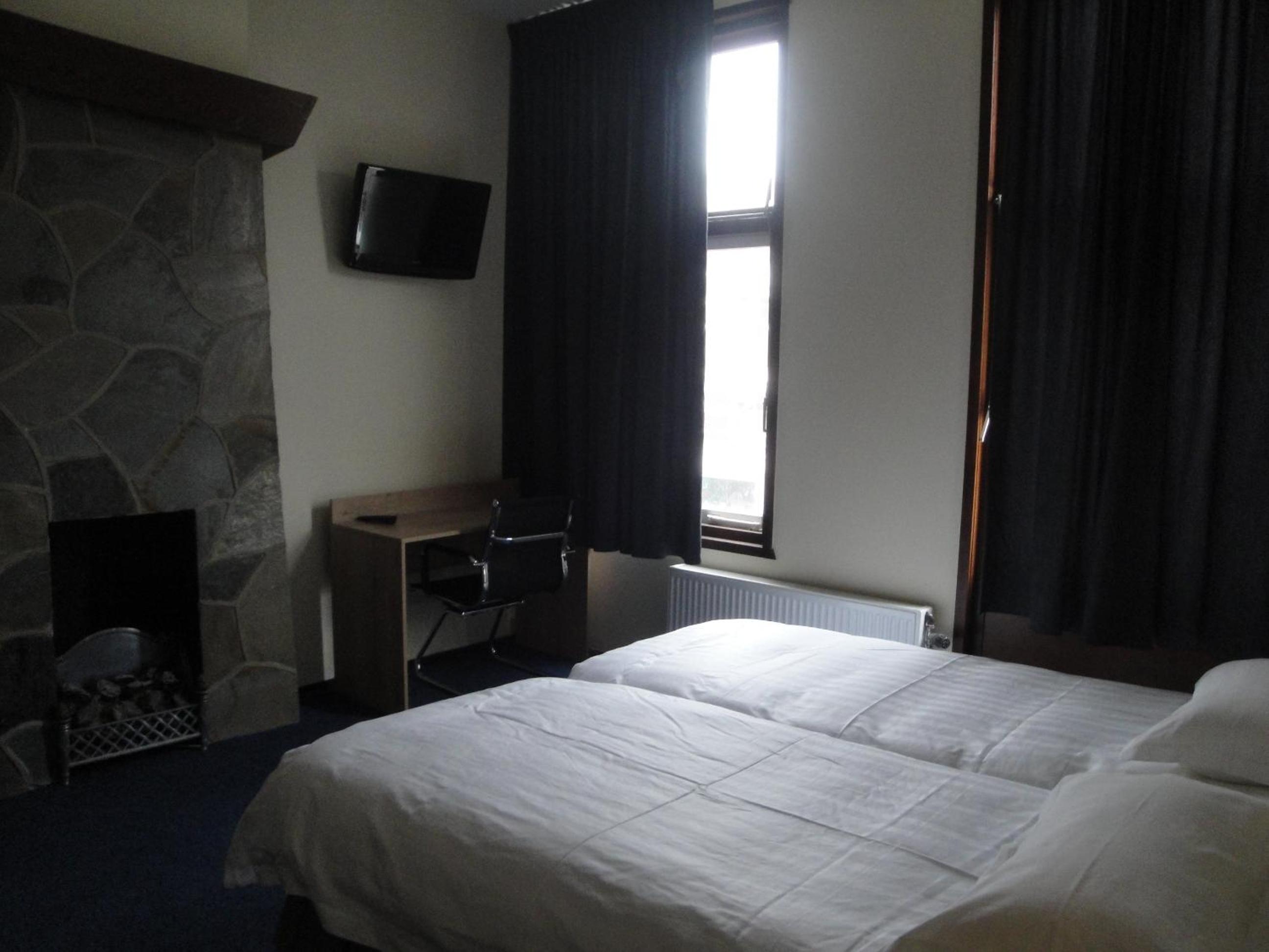Standard Double Room - Photo 7
