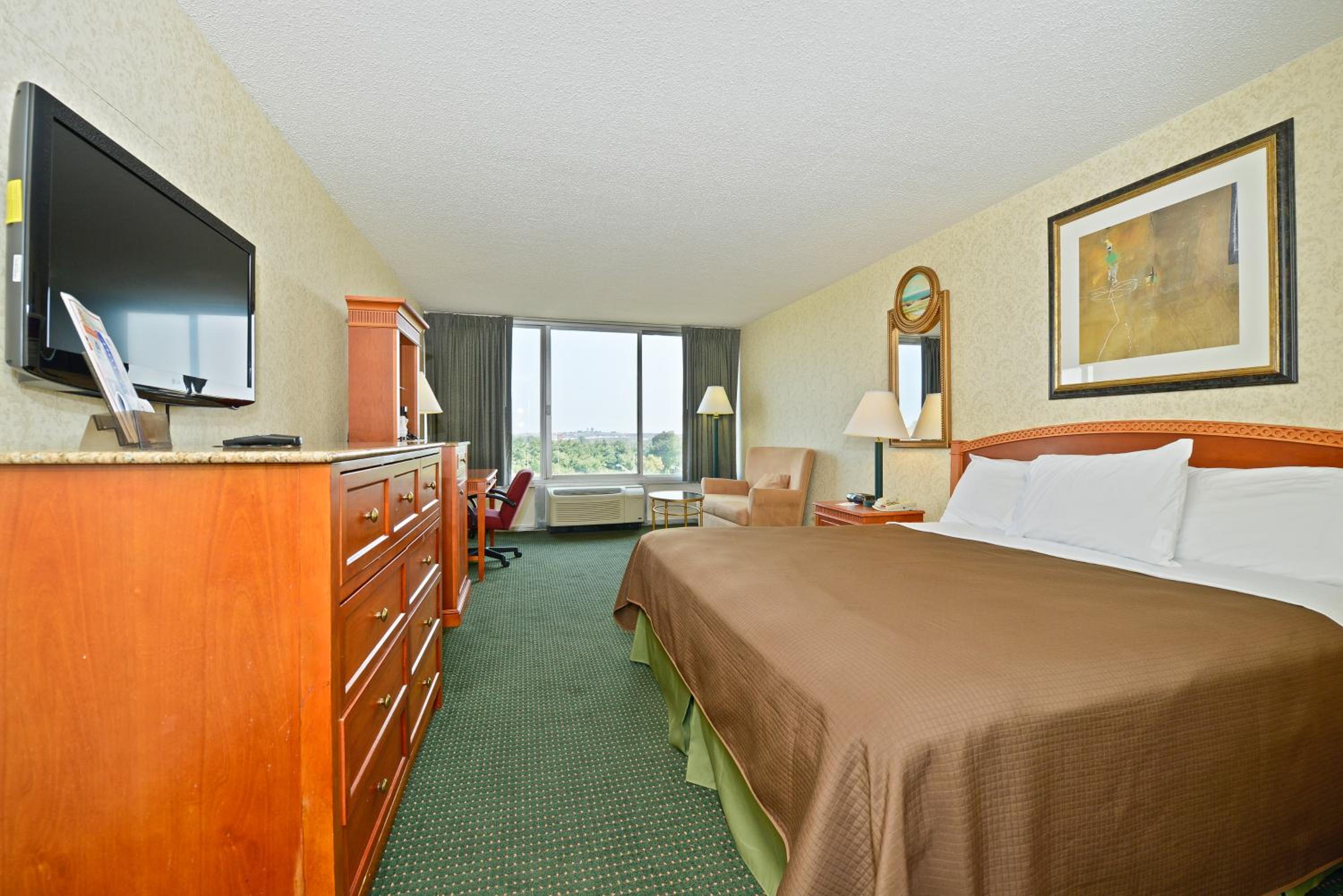 King Room - Non-Smoking - Photo 1