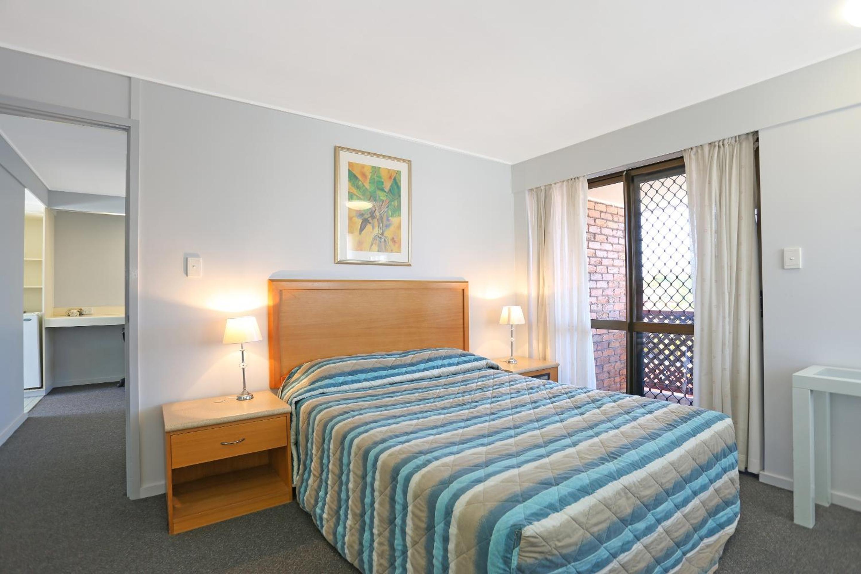 One-Bedroom Suite with Spa Bath photo 1